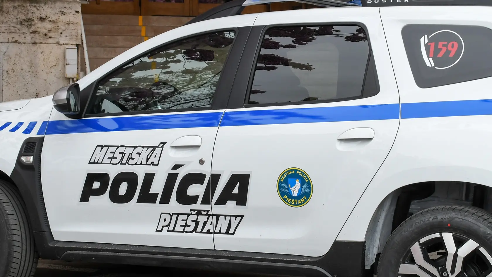 Mestskí policajti v Piešťanoch pomohli zachrániť pohotovým zásahom ľudský život.