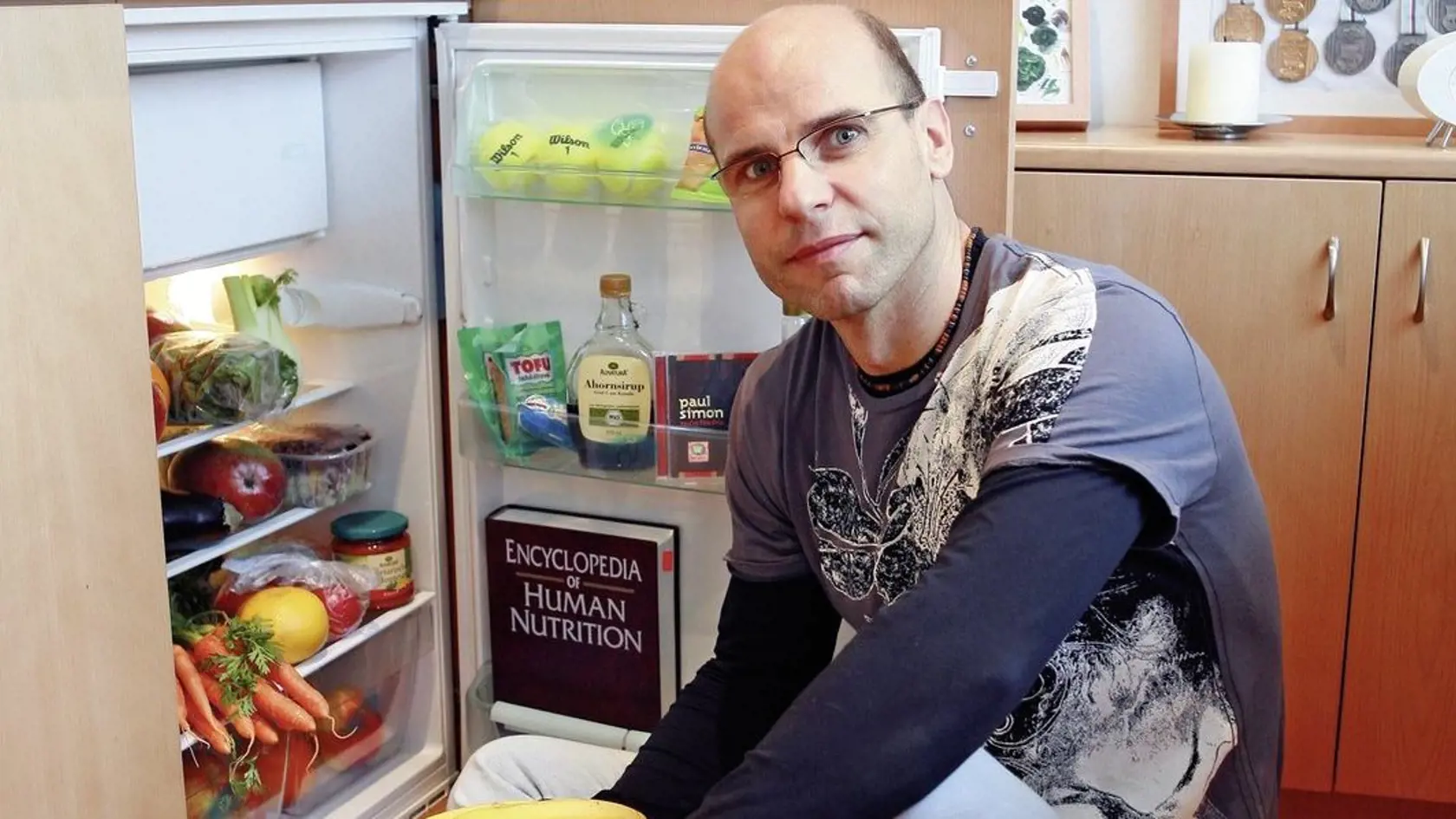Je ťažké predstaviť si pri sebe ženu, ktorá by fajčila a pila pivo.