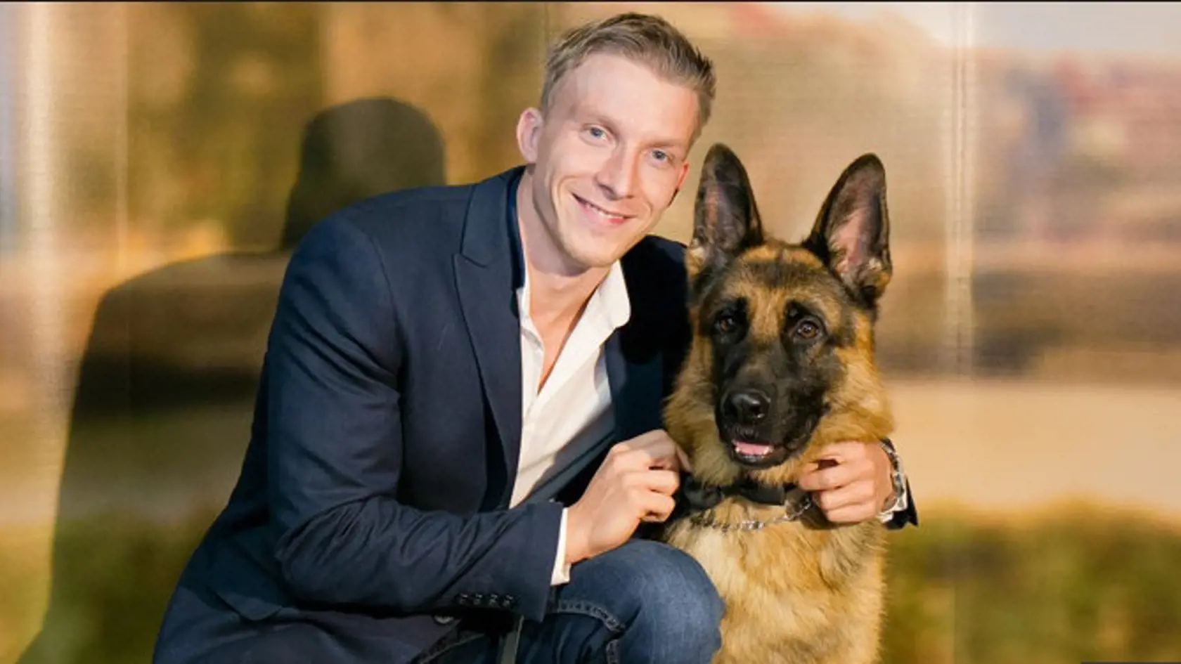 Juraj Bača momentálne hviezdi v seriáli Rex.