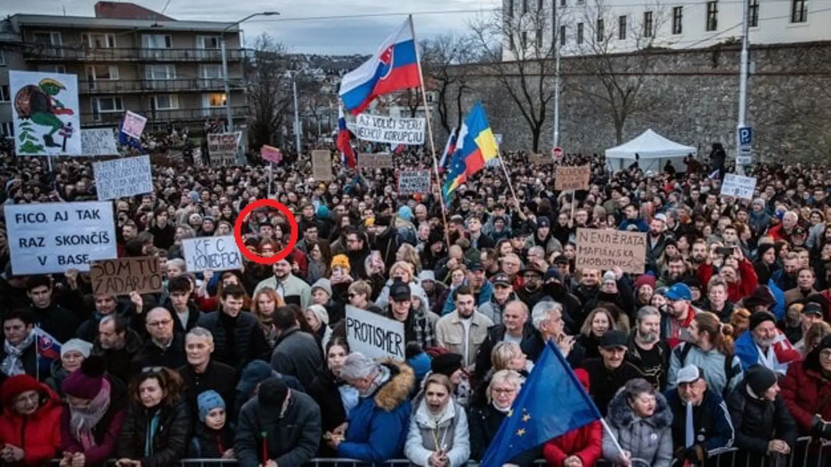 Juraj C. v dave na protivládnych protestoch vo februári