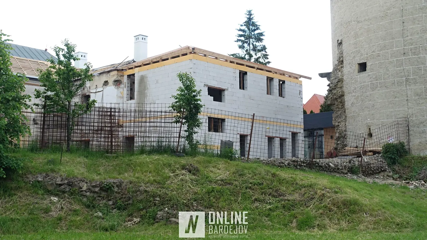 Čo to bude, až to bude? Prístavba kláštora?