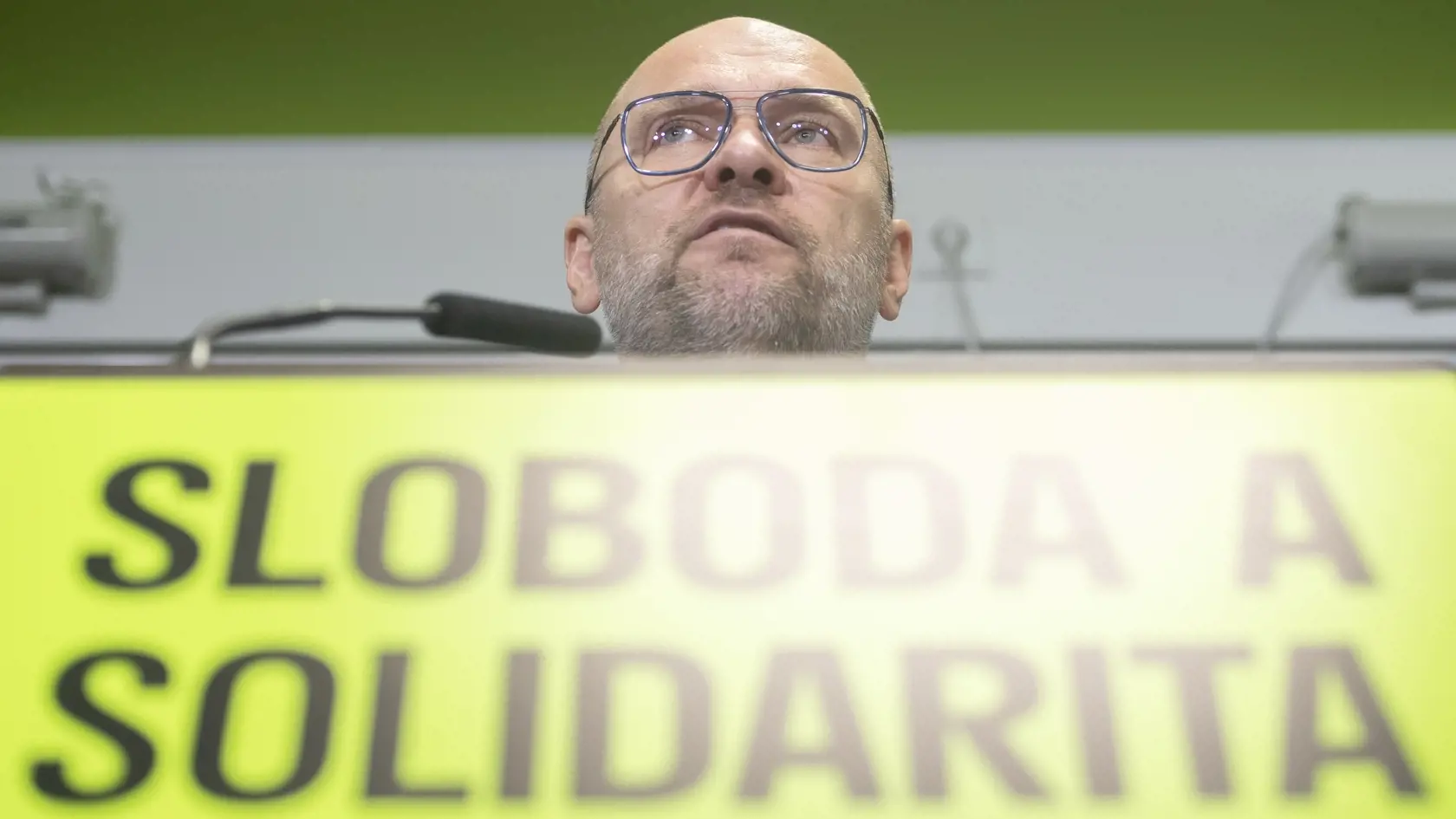 Na snímke predseda politickej strany Sloboda a Solidarita (SaS) Richard Sulík počas tlačovej konferencie, na ktorej oznámil odchod z postu funkcie predsedu SaS po kongrese strany, ktorý sa bude konať v marci 2024. Bratislava, 23. októbra 2023. FOTO TASR - Martin Baumann