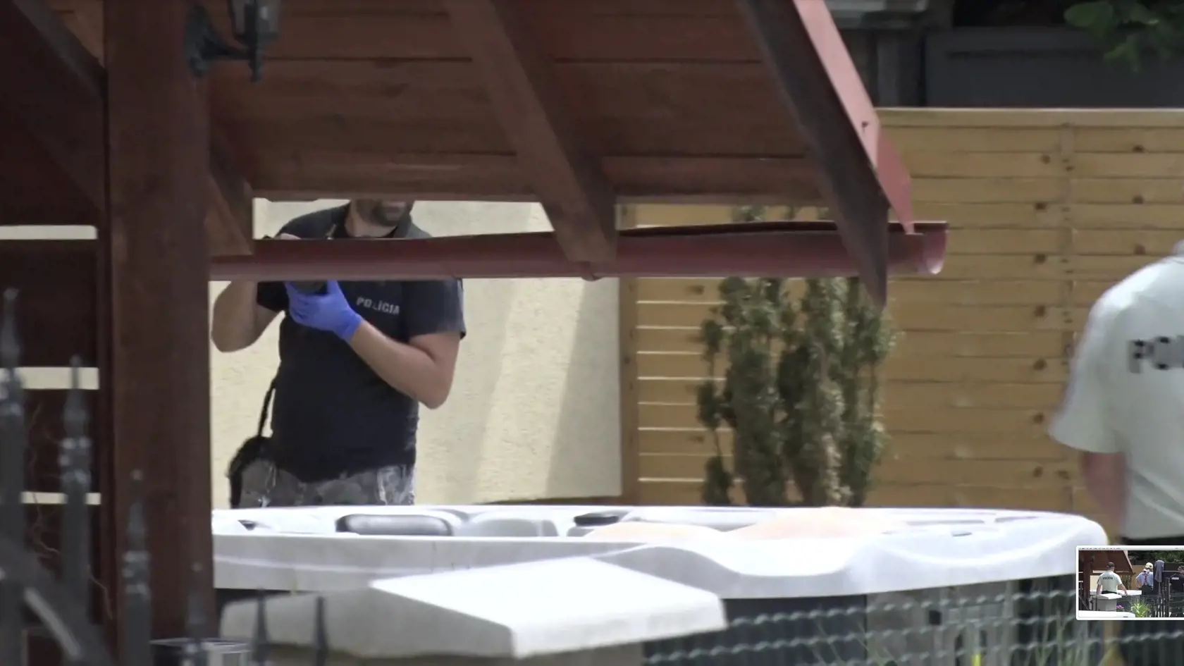 Nešťastie v osade Gápeľ vo Valaskej Belej (okres Prievidza) policajti hodiny dokumentovali.