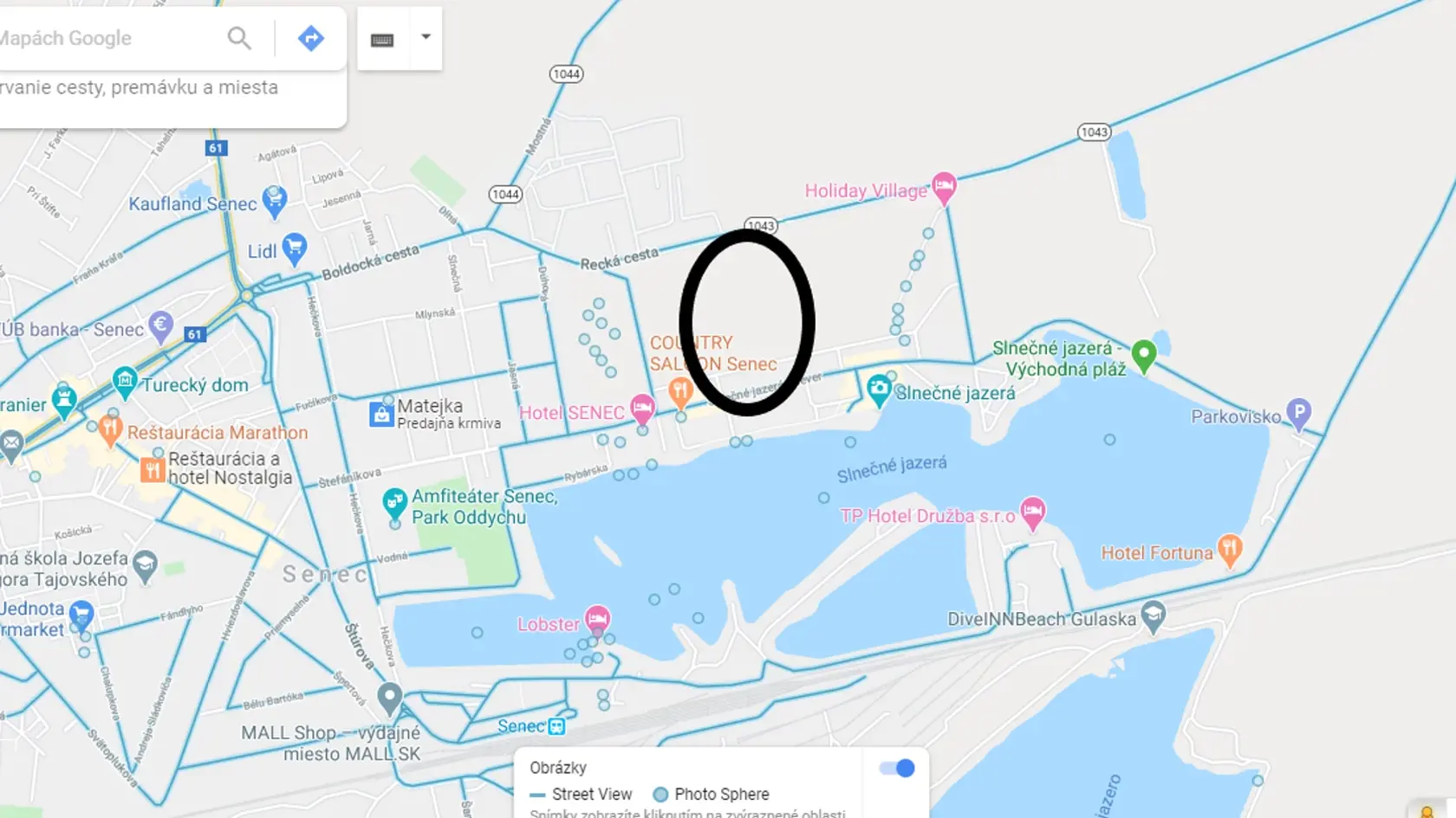Pozemky ktoré kúpili Jankovskej synovia na Slnečných jazerách v Senci sa nachádzajú iba150 metrov od pláže.