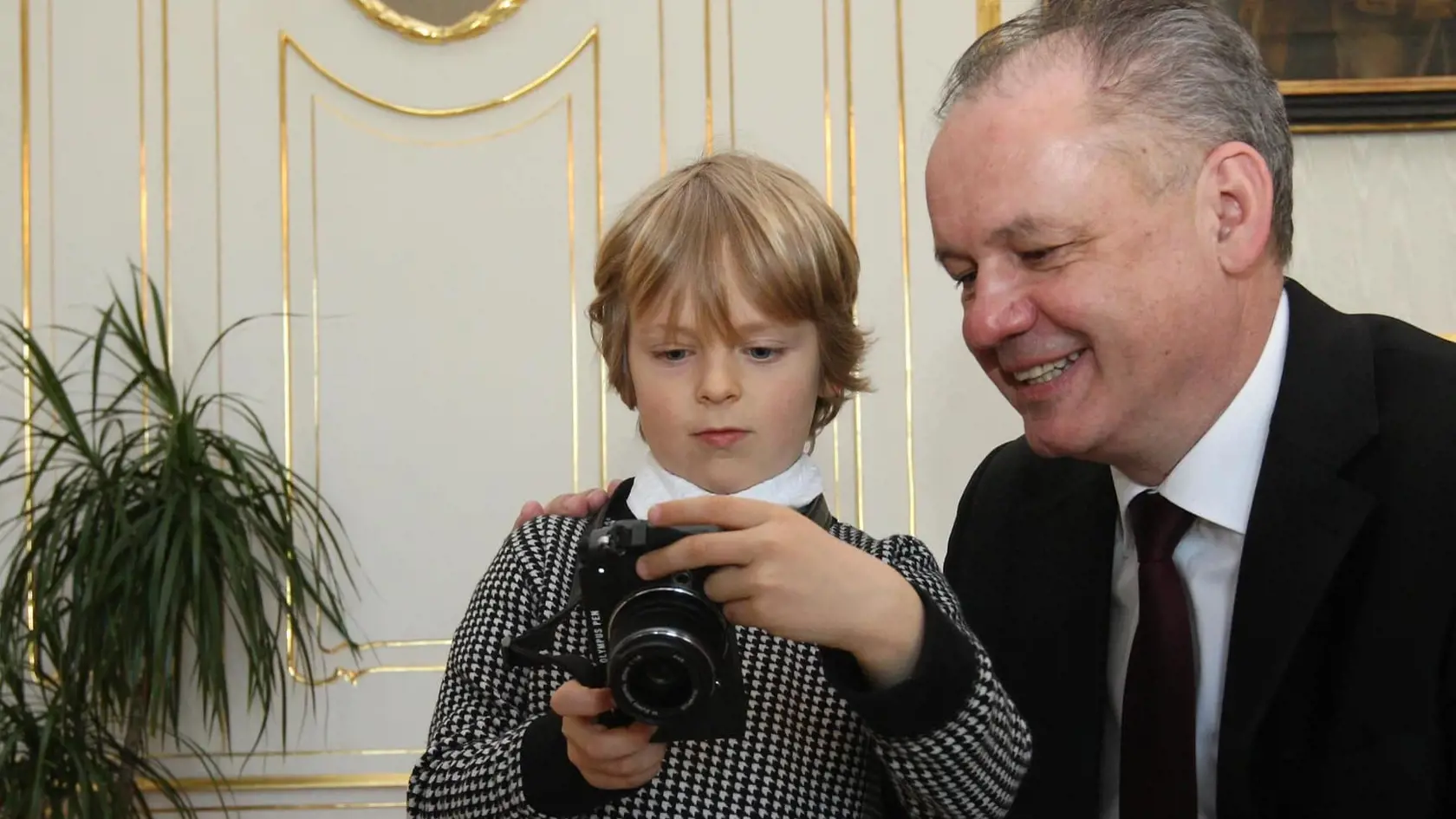 Prezident Andrej Kiska tvrdí, že ľudia necítia efekt drahej informatizácie.