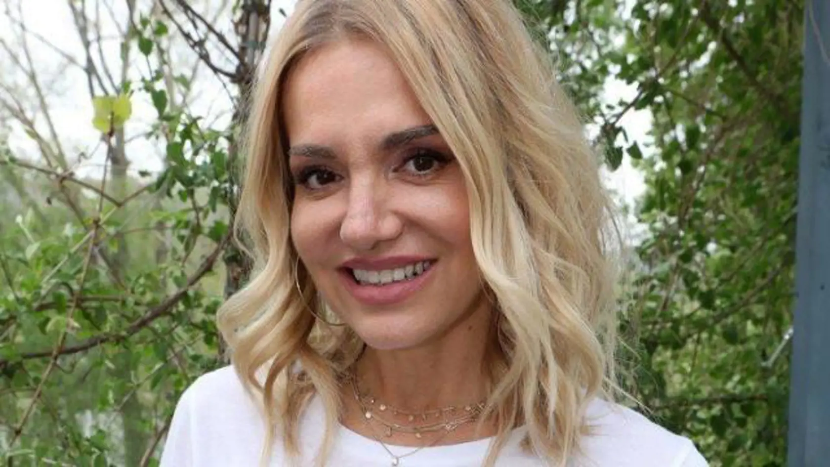 Dara Rolins (47)