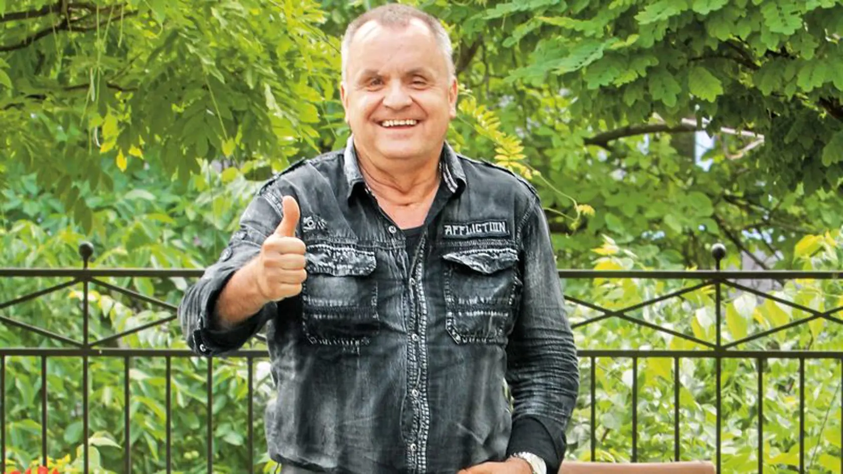 Jožo Ráž je nepolepšiteľný, stále si občas sadne na motorku, aj keď to má od rodiny zakázané.