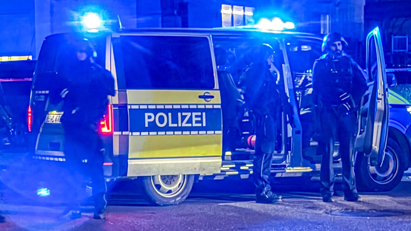 V priestore medzi veľvyslanectvom USA a pamätníkom holokaustu v berlínskej štvrti Mitte zatiaľ neznámy páchateľ alebo páchatelia vážne zranili nožom jednu osobu. (Ilustračné foto)