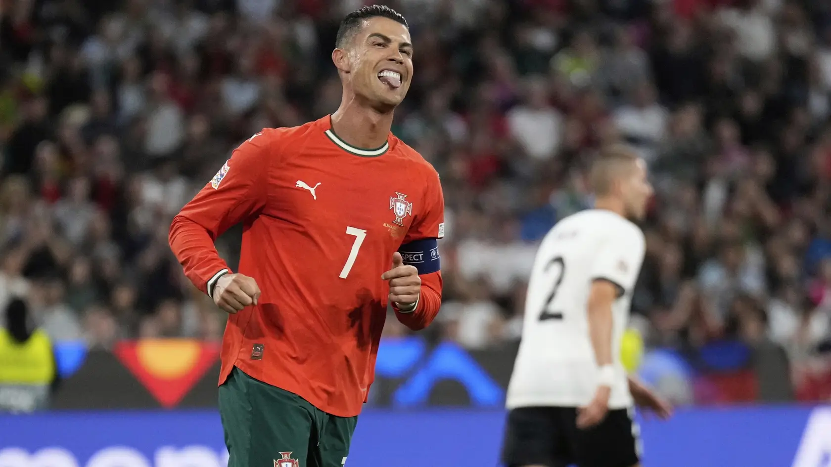 Portugalského útočníka Cristiana Ronalda baví futbal aj po štyridsiatke.
