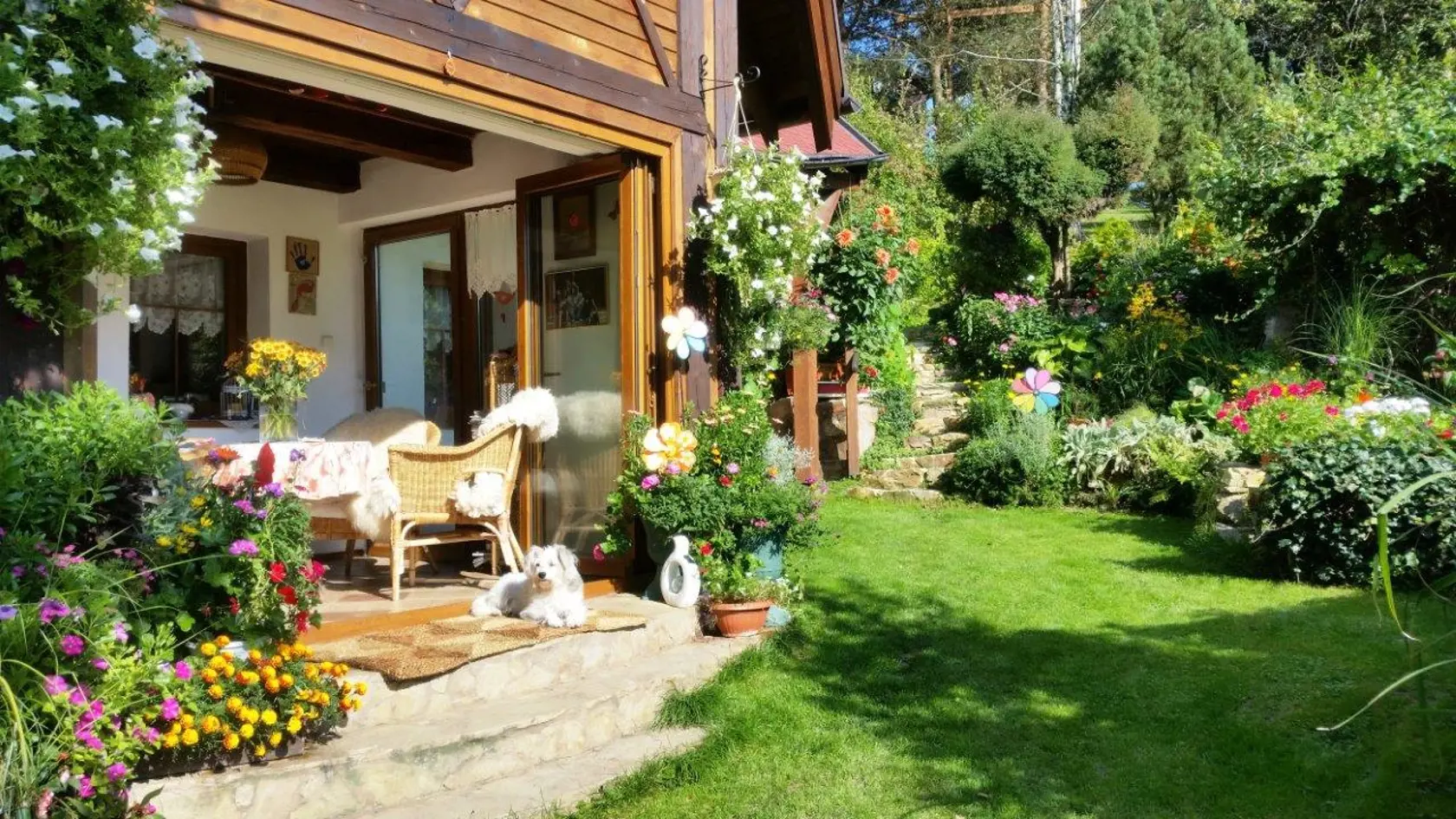 Herečka trávi mnoho času na chalupe pri Gelnici. Tu ju jej dcéra Katka (31) v auguste napadla.