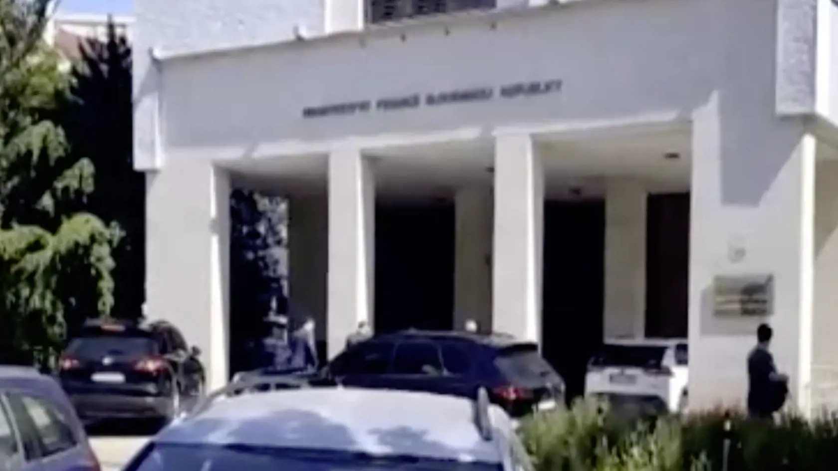Stretnutie na ministerstve financií zaznamenala svojimi kamerami TV JOJ.