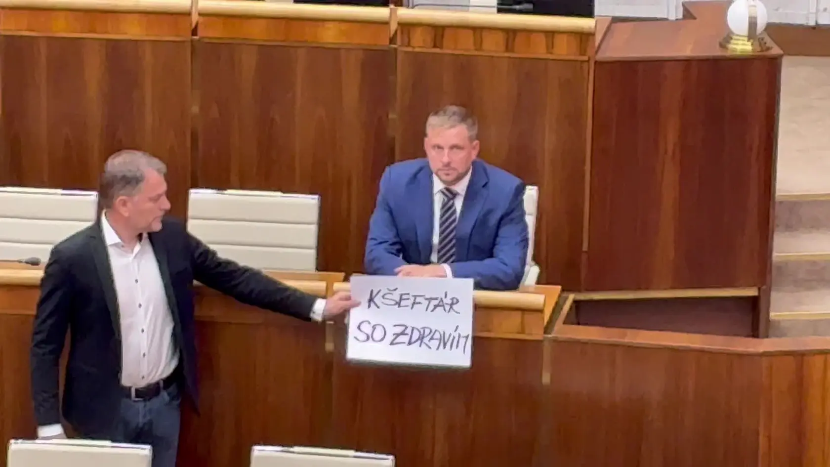 Šaško prišiel na vlastné odvolávanie: Následne však zmizol