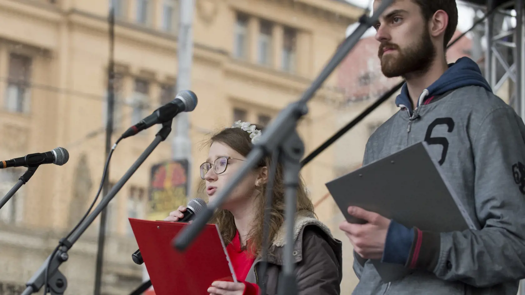 Študent Dávid Straka, ktorý organizoval protikorupčné pochody o kauzách Gorila či Bašternák veľa povedať nevedel.