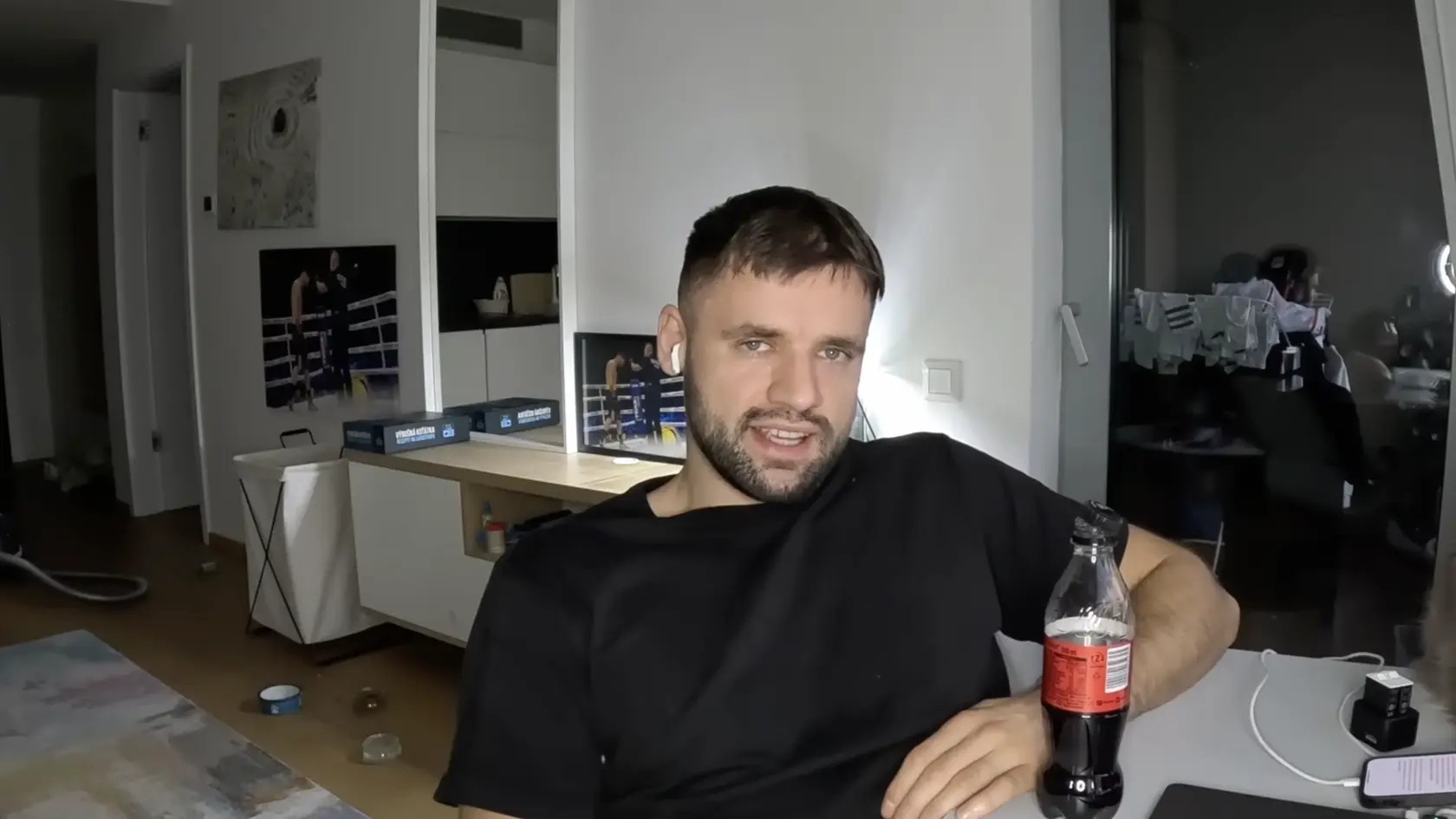 Filip si opäť nedával servítku pred ústa.
