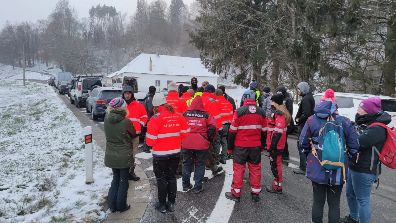 Pátranie po nezvestnej Veronike: Záchranári, polícia, hasiči aj dobrovoľníci hľadali mladú ženu celú nedeľu, žiaľ, neúspešne.