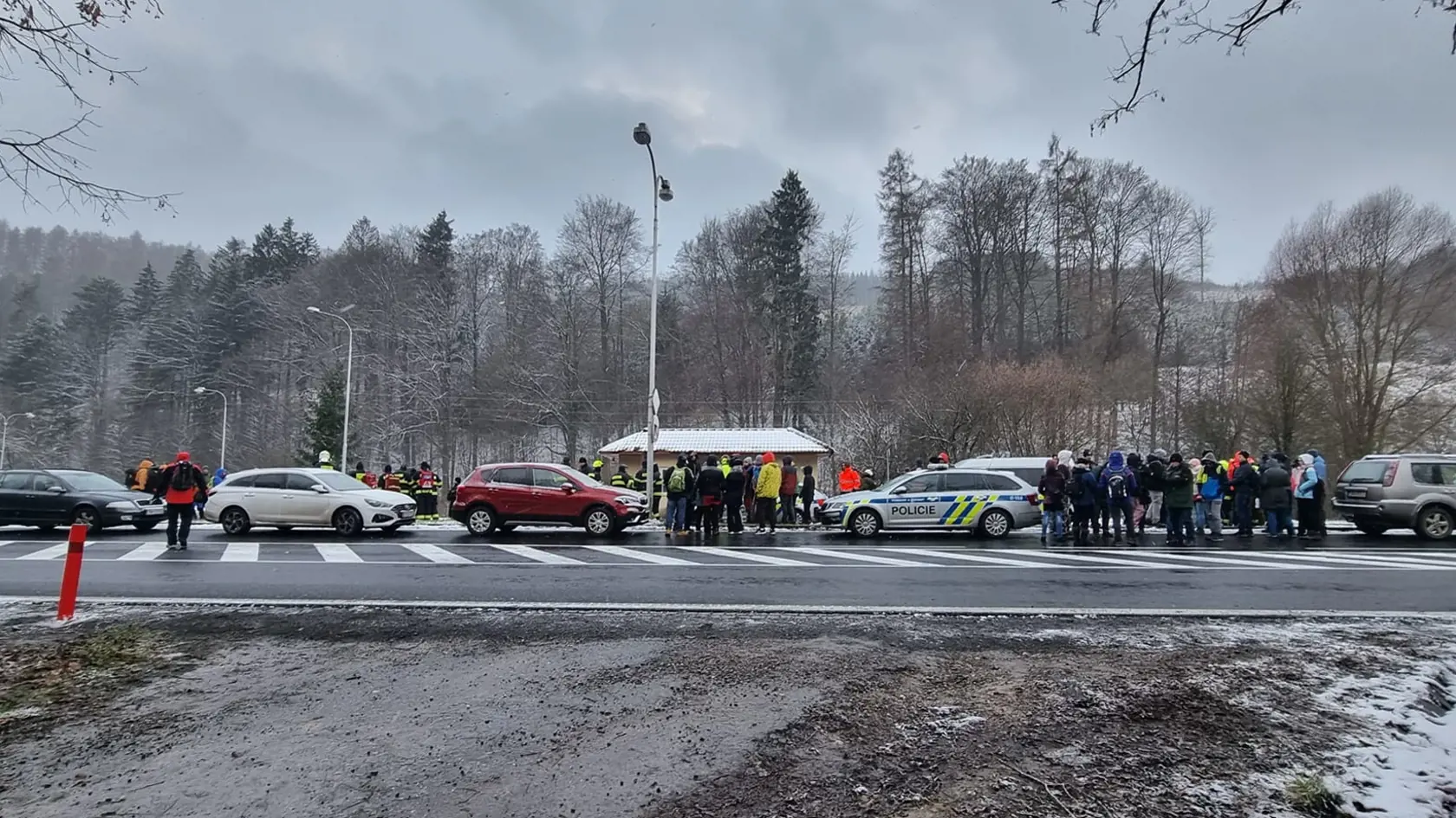 Pátranie po nezvestnej Veronike: Záchranári, polícia, hasiči aj dobrovoľníci hľadali mladú ženu celú nedeľu, žiaľ, neúspešne.