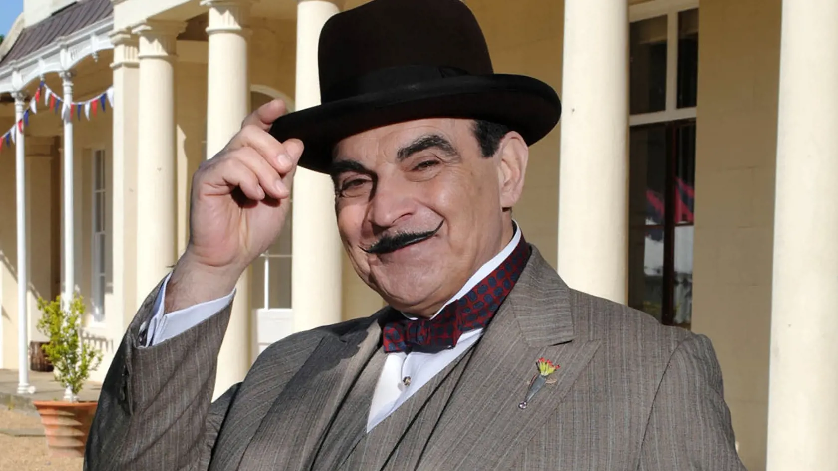 Detektív Hercule Poirot bol najslávnejšou televíznou postavou britského herca Davida Sucheta.