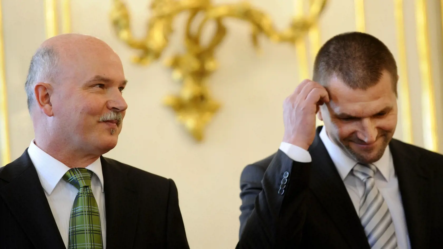 15. apríla 2009 v Bratislave: Vpravo nový minister výstavby a regionálneho rozvoja SR Igor Štefanov a vľavo odchádzajúci minister Marian Janušek.