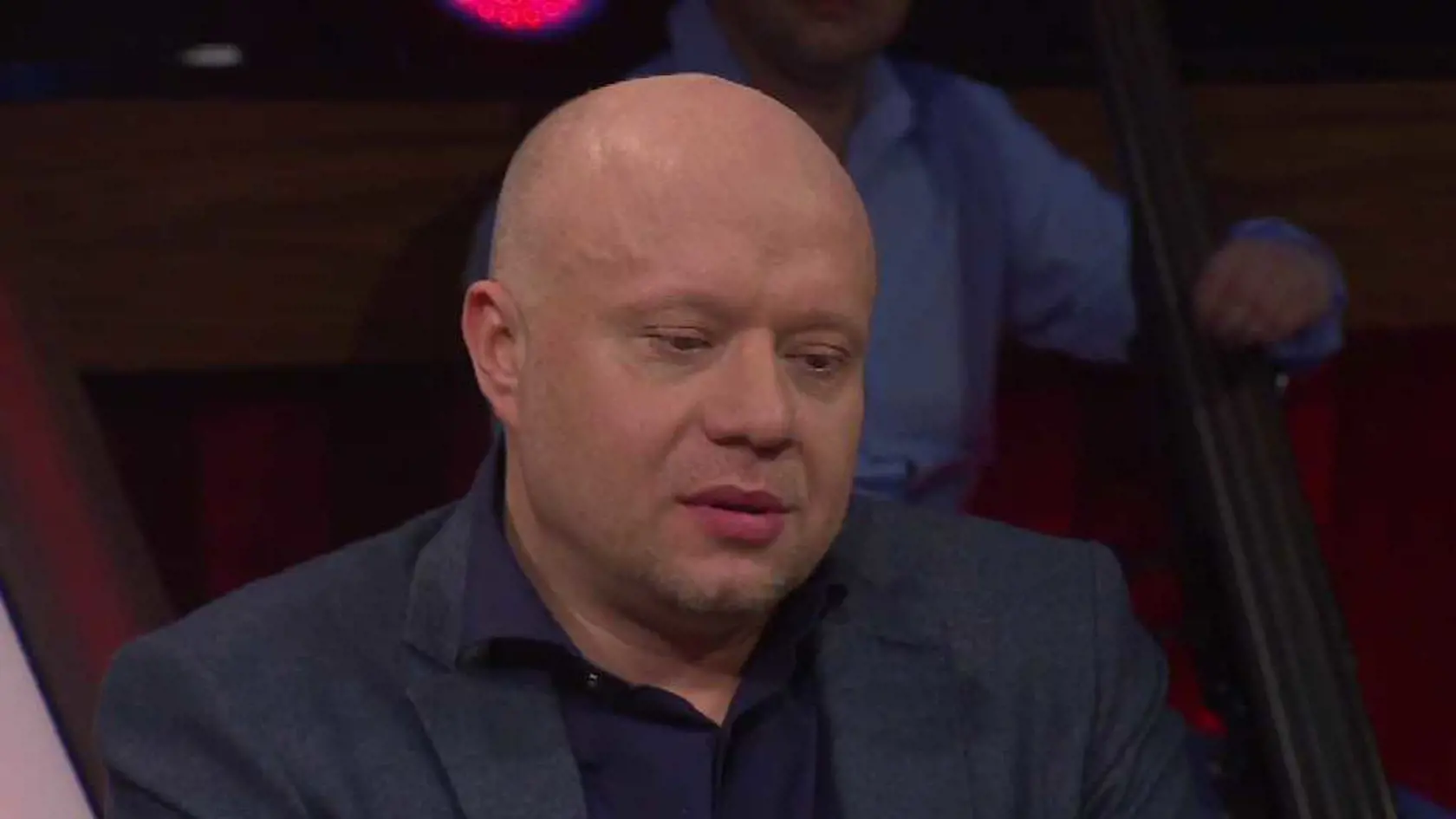Herec neudržal slzy.