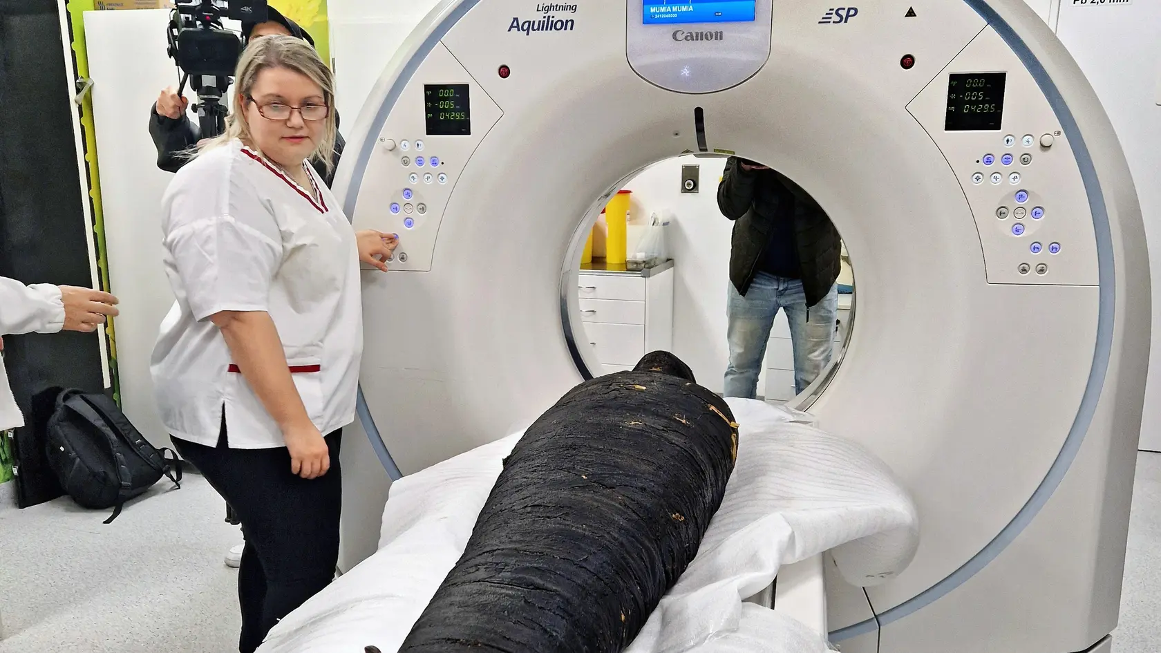 Múmia pred časom podstúpila CT, aby o nej zistili viac.