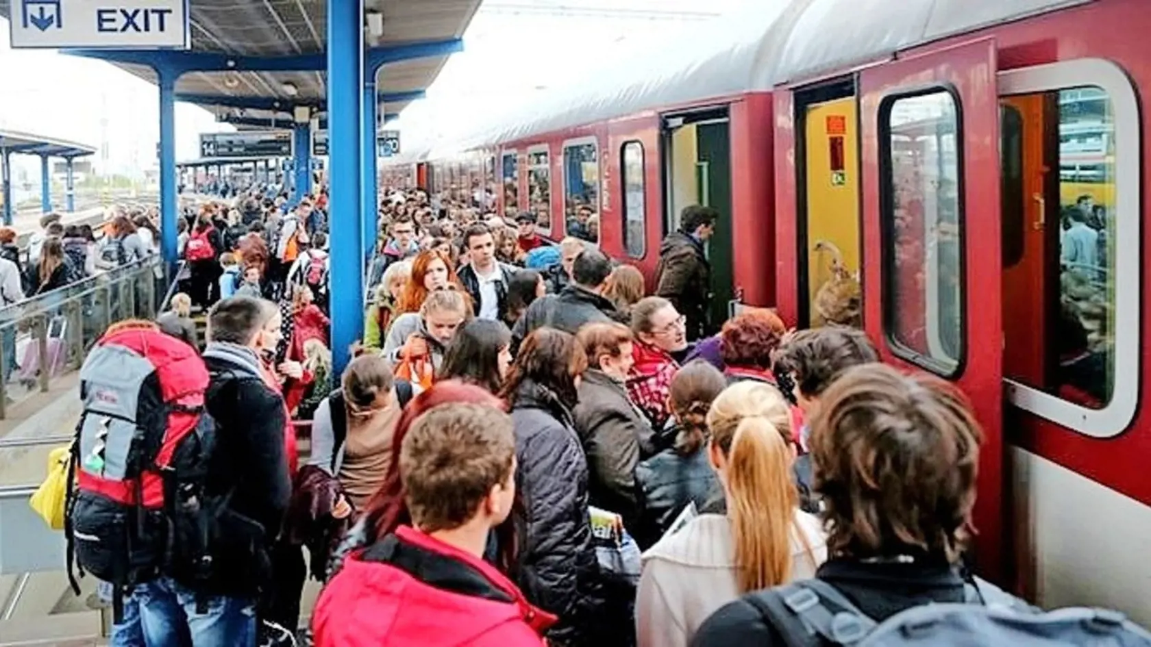 ZSSK vypraví každý deň viac ako 1 500 vlakov. Cestovanie vlakom využívajú tisíce Slovákov.