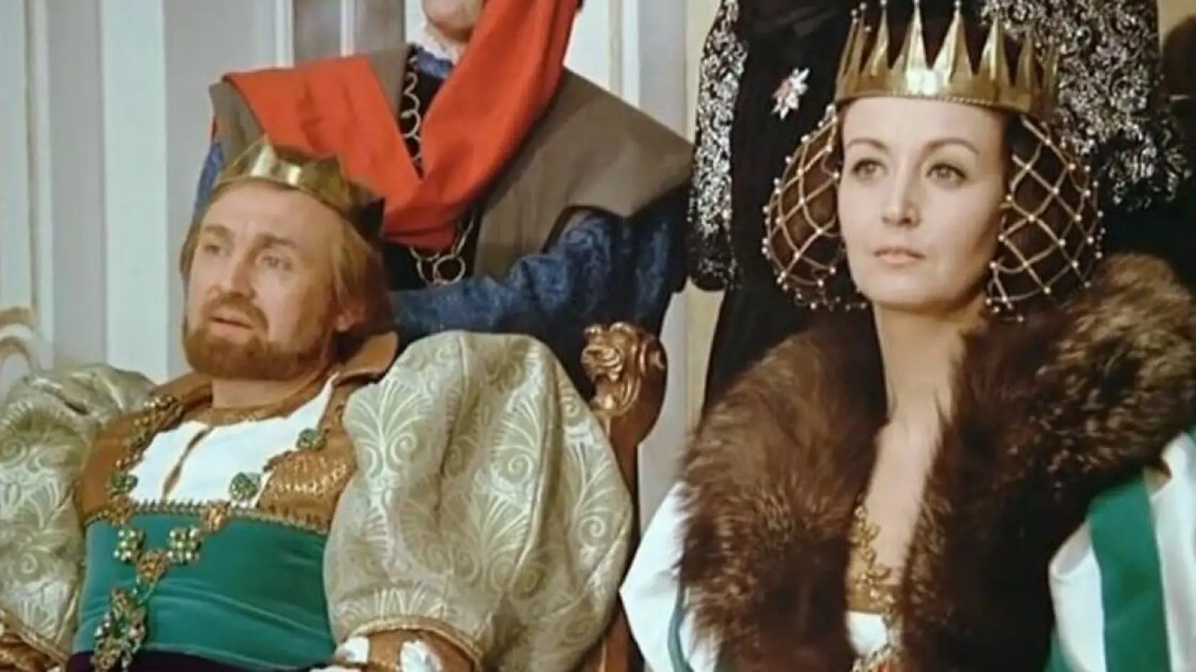 Rolf Hoppe († 87), ktorý sa preslávil nielen v Popoluške, ale aj v oscarovom filme Mefisto. Hoppe zomrel v roku 2018 obklopený svojimi najbližšími.