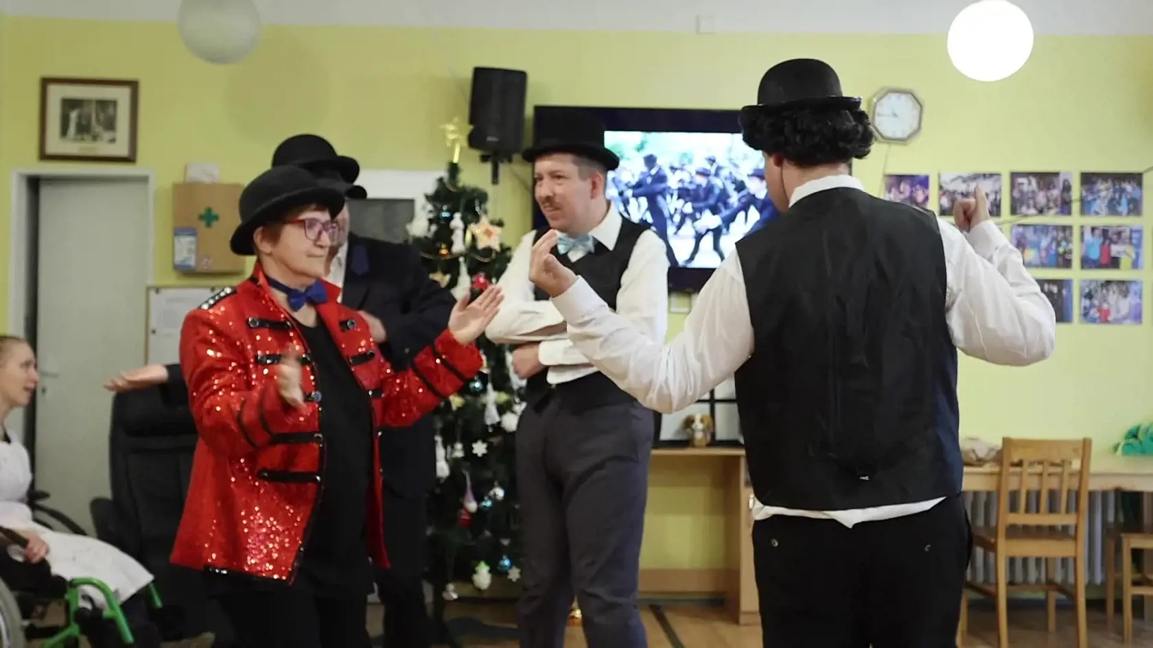 Zdravotne znevýhodnení ľudia majú obrovské talenty a sny, ktoré chcú napĺňať. Či už ide o umenie, divadlo, spev alebo maľovanie, dostávajú čoraz viac priestoru ukázať svoju šikovnosť a nadšenie. Napriek tomu ich spoločnosť často vníma cez prizmu predsudkov.