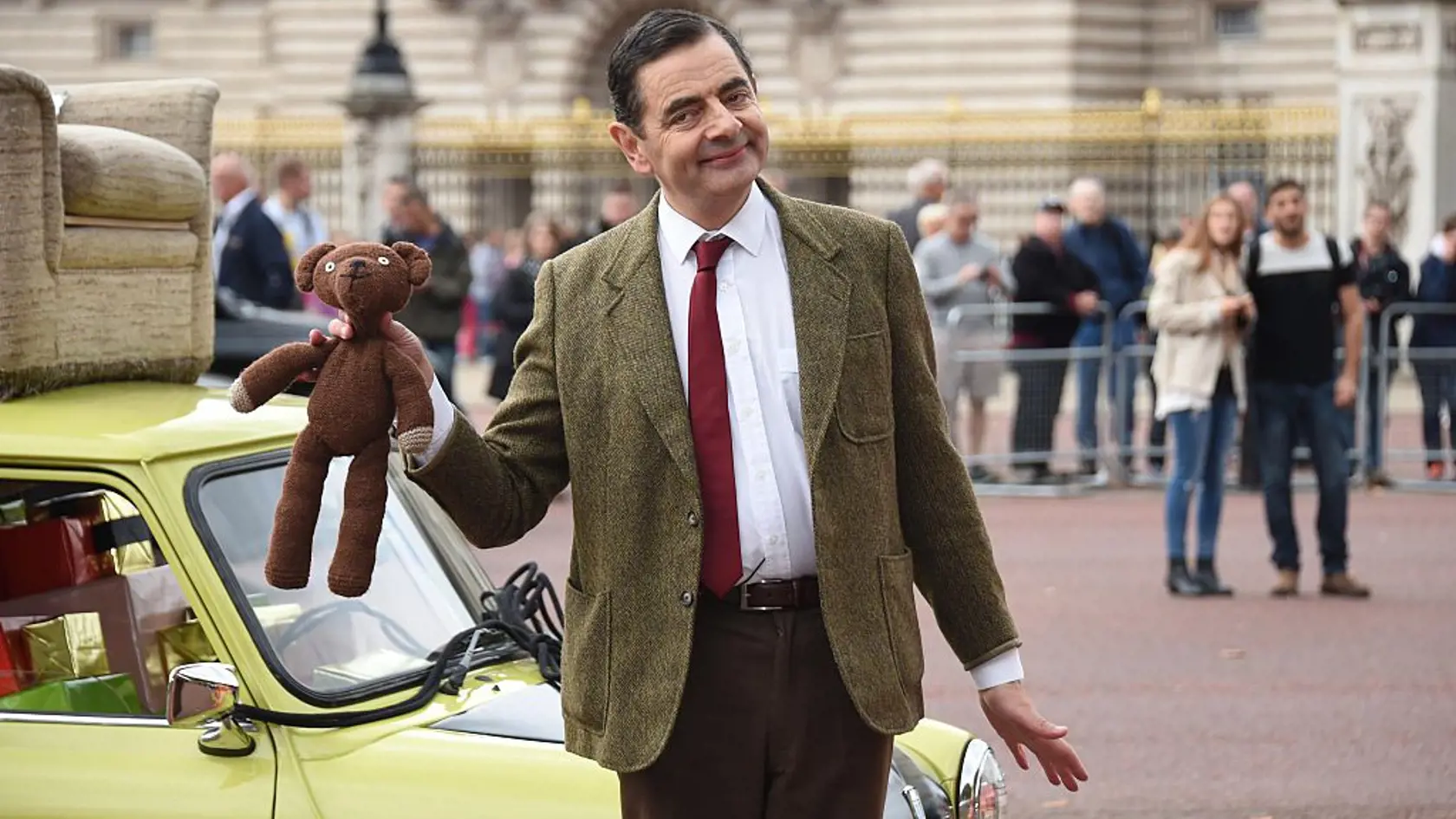 LONDON, ENGLAND - SEPTEMBER 04:  British comedy icon Mr. Bean heads to Buckingham Palace to celebrate 25 years, the release of Mr. Bean 25th Anniversary DVD Boxset, and new animated episodes on Boomerang at The Mall on September 4, 2015 in London, England.  (Photo by Stuart C. Wilson/Getty Images for Universal Pictures Home Entertainment)