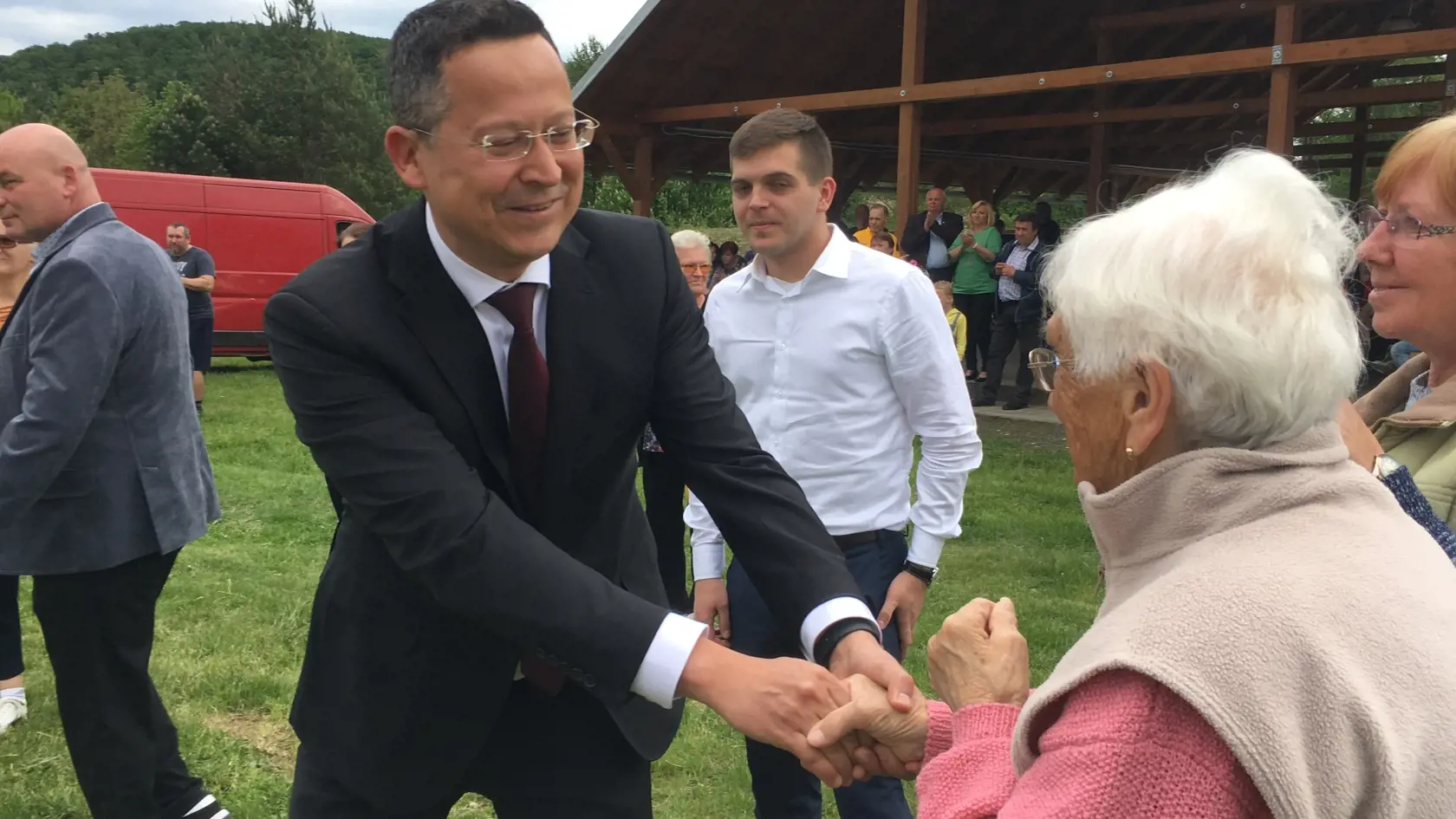 Minister financií sa objavil cez víkend v Brezničke pri Poltári. A kopol si aj do lopty.