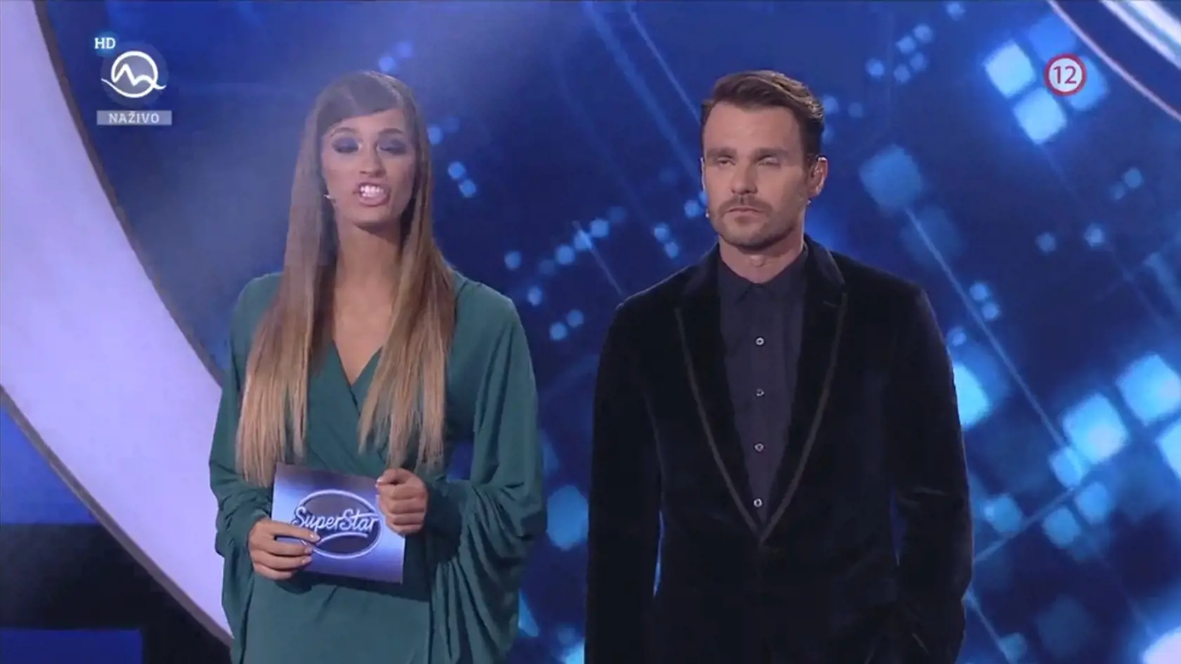 Leoš Mareš sa na Jasminu častokrát ani len nepozrie. 
