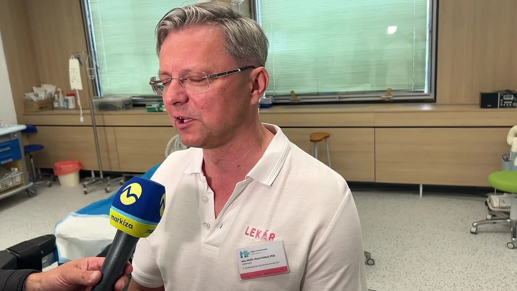 V banskobystrickej Rooseveltovej nemocnici v utorok (13.5.) slávnostne otvorili zrekonštruované pôrodné sály. Modernizované priestory na II. gynekologicko-pôrodníckej klinike SZU sprístupnili aj za účasti ministra zdravotníctva Kamila Šaška.