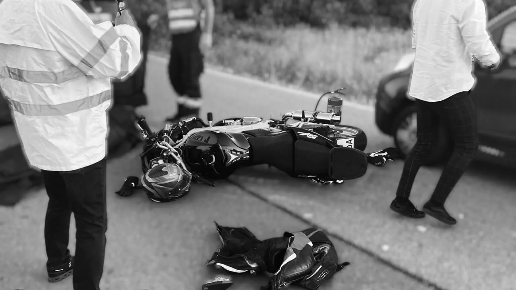 Polícia hľadá svedkov tragickej nehody pri Ľubiši, pri ktorej zomrela motorkárka.
