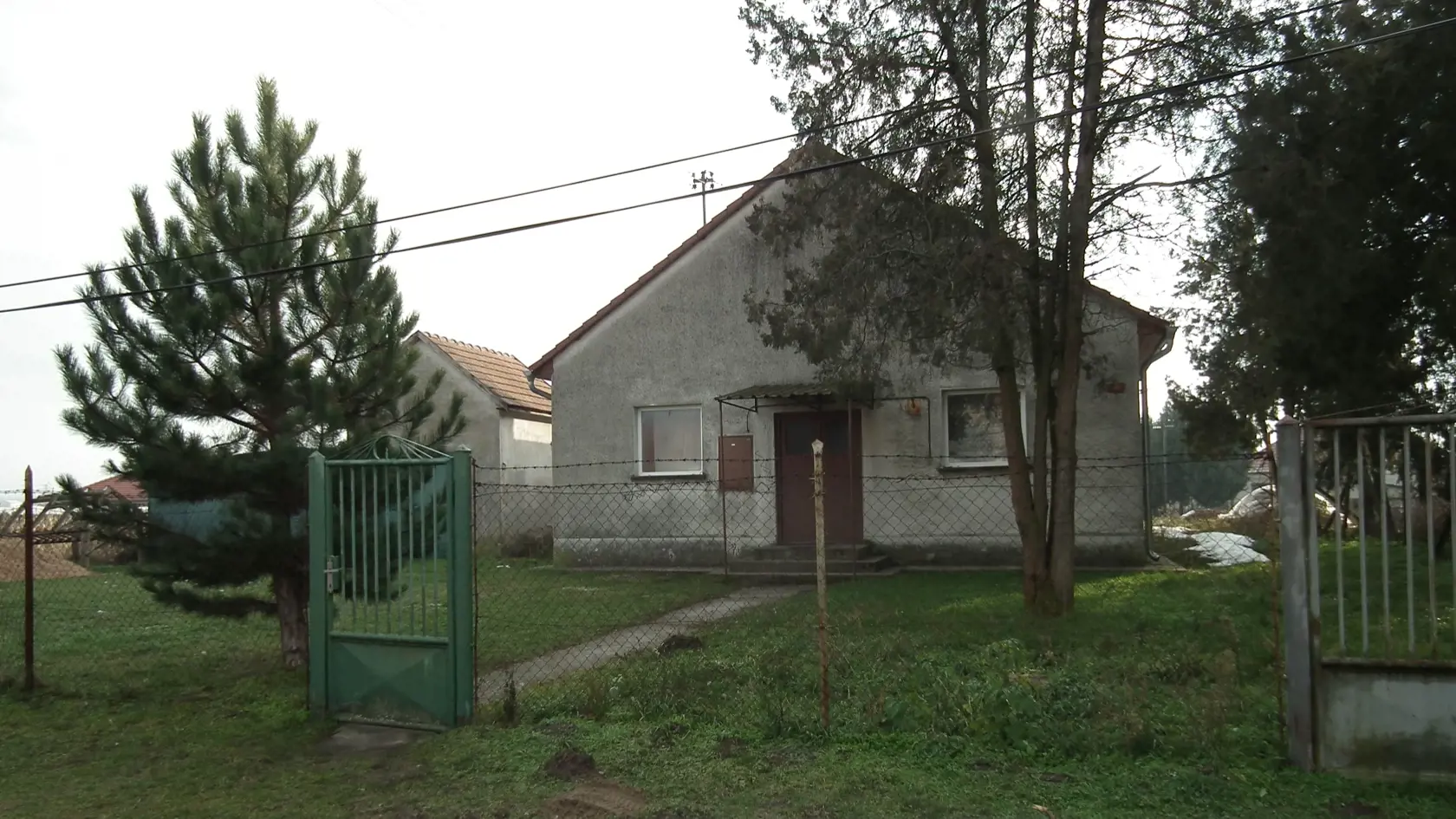 Poľovníci sa stretávali v tomto domčeku v obci Vík, ktorí sa nachádza iba kúsok od Jánovho domu. Aj on tam často chodieval, no nikto ho tam opitého vraj nevidel.