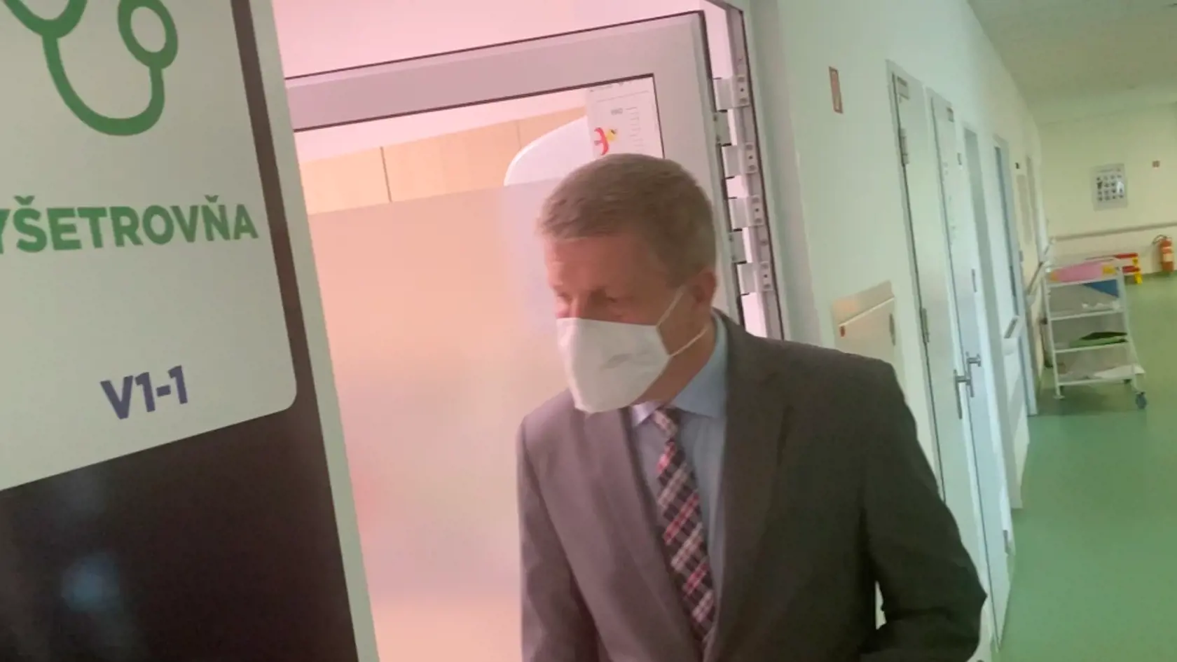 Vladimír Lengvarský nazrel v michalovskej nemocnici všade. Odbočil od oficiálnej delegácie a pustil sa do vyšetrovne.
