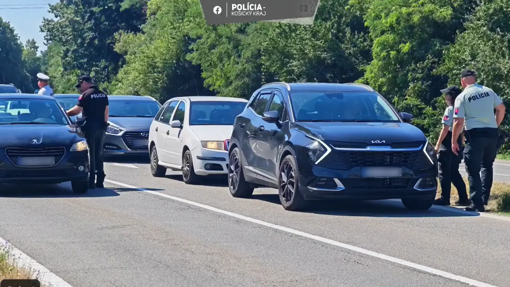 Počas akcie bolo zistených 12 požití alkoholu u 10 vodičov motorových vozidiel a 2 cyklistov.