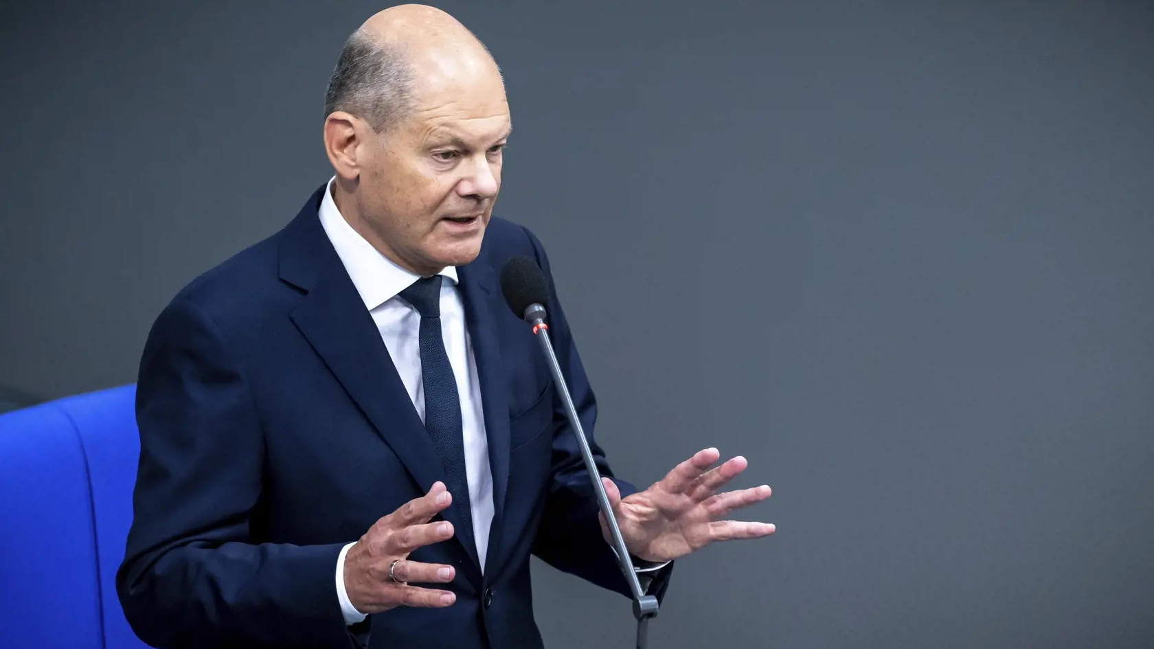 Pôsobenie Joea Bidena na poste prezidenta USA ocenil v nedeľu neskoro večer aj nemecký kancelár Olaf Scholz. Ako uviedol vo vyhlásení, vďaka úradujúcemu prezidentovi USA je translatlantická spolupráca na blízkej úrovni, Severoatlantická alianca (NATO) je silná a Spojené štáty sú "pre nás dobrým a spoľahlivým partnerom". Zároveň dodal, že rozhodnutie Bidena nekandidovať "si zaslúži uznanie".