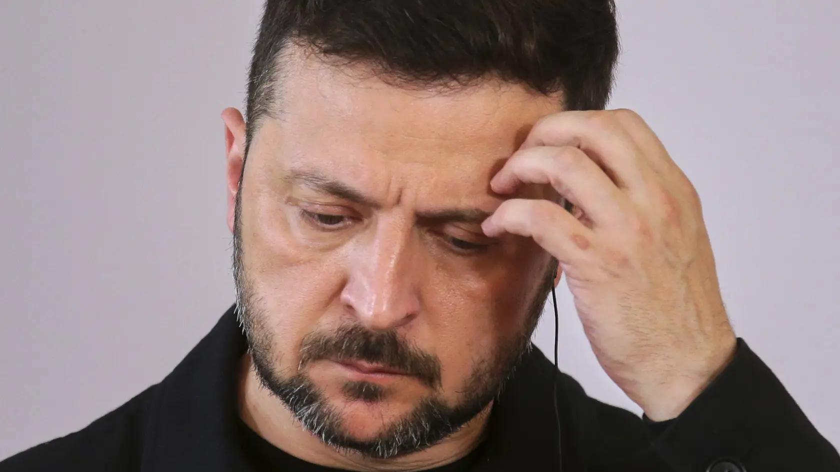 AZ16 archív Viedeň - Na archívnej snímke zo 16. júna 2025 ukrajinský prezident Volodymyr Zelenskyj počas tlačovej konferencie vo Viedni. Ukrajinský prezident Volodymyr Zelenskyj v stredu pricestuje do Berlína, aby sa osobne zúčastnil na videokonferencii so svojím americkým náprotivkom Donaldom Trumpom o budúcnosti Ukrajiny. FOTO TASR/AP

FILE - Ukraine's President Volodymyr Zelenskyy attends a press conference during his visit to Vienna, Austria, June 16, 2025. (AP Photo/Heinz-Peter Bader, File)