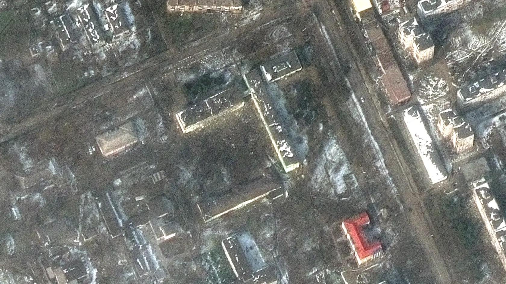 WA 108 Mariupol - Na satelitnej snímke nemocnica 
v Mariupole po ostreľovaní počas 17. dňa ruskej invázie na Ukrajine v sobotu 12. marca 2022. FOTO TASR/AP  

This satellite image provided by Maxar Technologies shows the Mariupol hospital with airstrike damage after the Russian attack in Mariupol, Ukraine, Saturday, March 12, 2022. (Satellite image Â©2022 Maxar Technologies via AP)