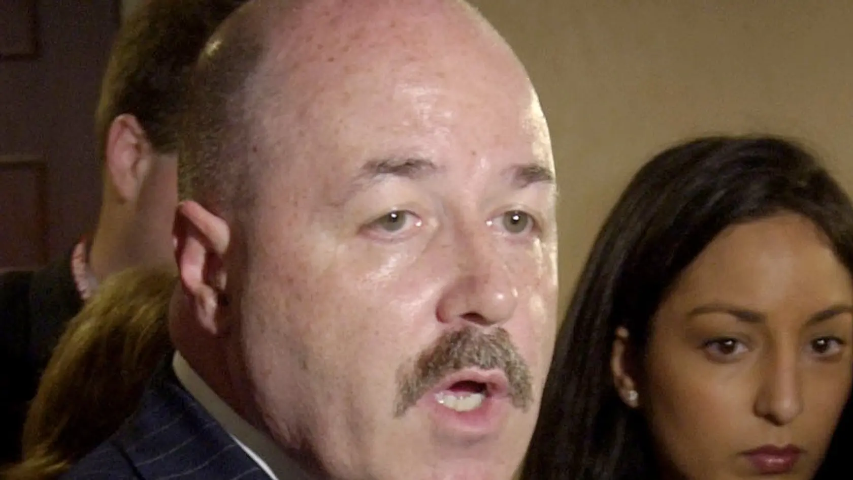 Bývalý šéf newyorskej polície Bernard Kerik sa preslávil 11. septembra 2001, keď organizoval záchranné práce po útoku na Svetové obchodné centrum. 