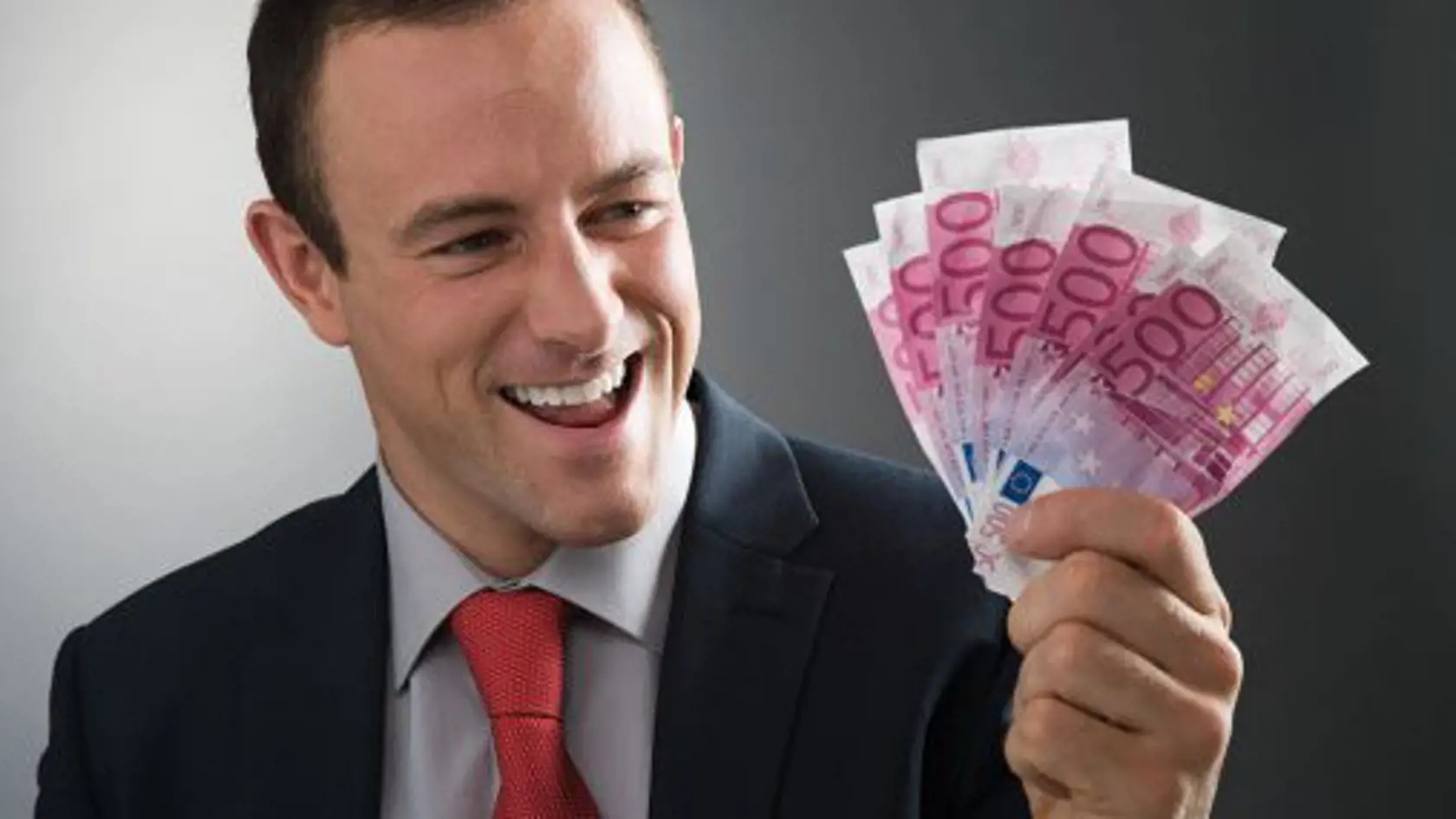 Mesačne si zamestnanec bude môcť odpočítať od základu dane o bezmála 40 eur viac. Kým v roku 2019 to bolo 328,12 eura mesačne, v roku 2020 to bude 367,85 eura.