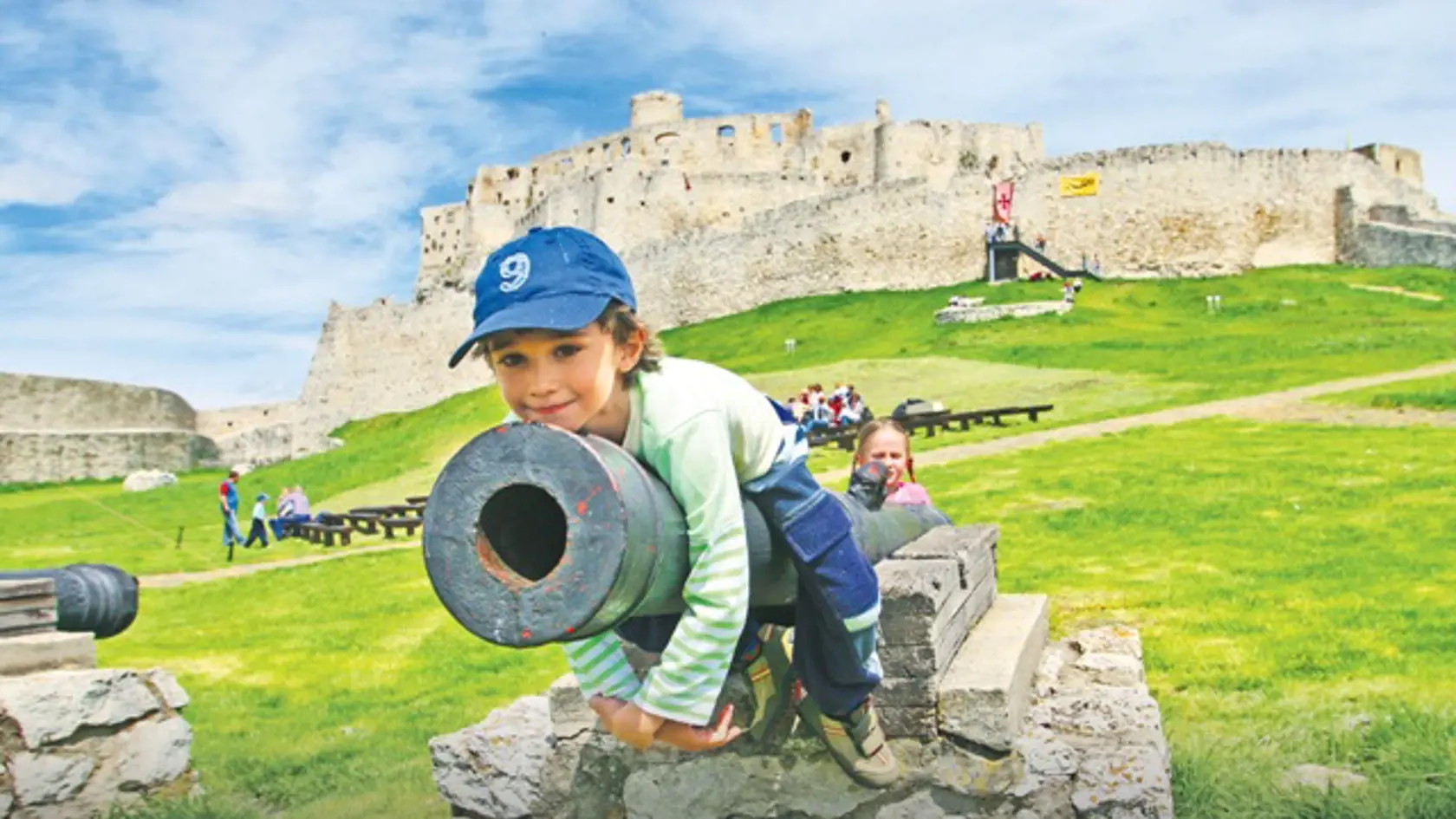 Spišský hrad:
Mnohými
atrakciami
láka do areálu
aj deti.