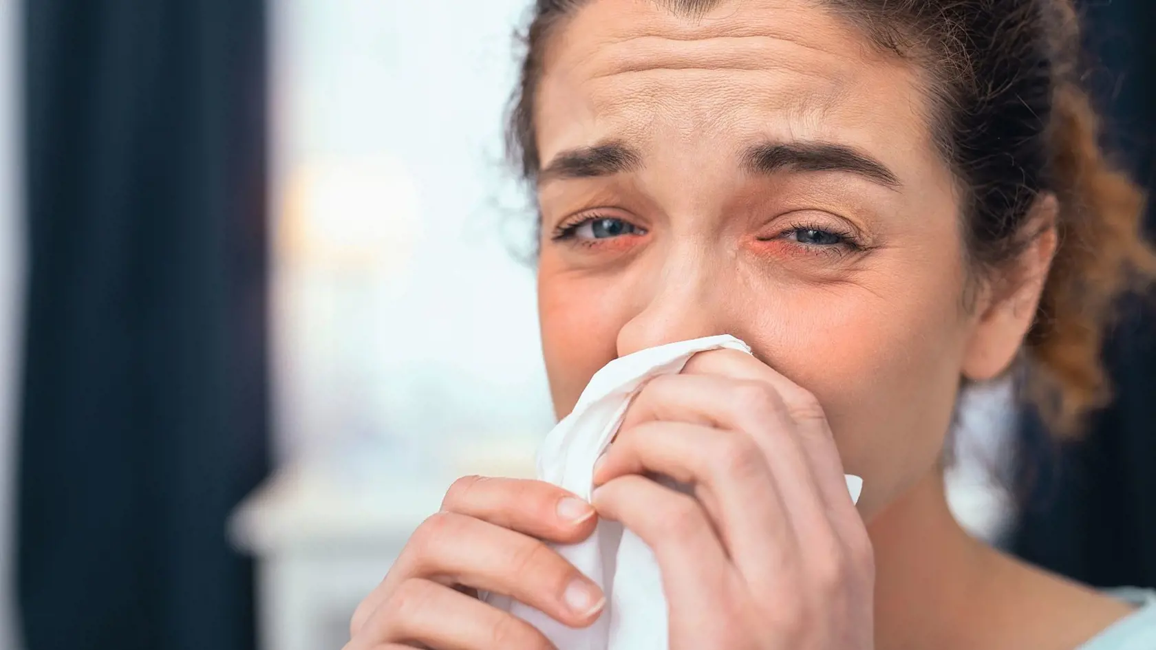 Pri liečbe infekcií horných dýchacích ciest nemusíte hltať antibiotiká. Lepšie a rýchlejšie pomôže niečo, čo máte bežne doma, a navyše bez vedľajších účinkov.