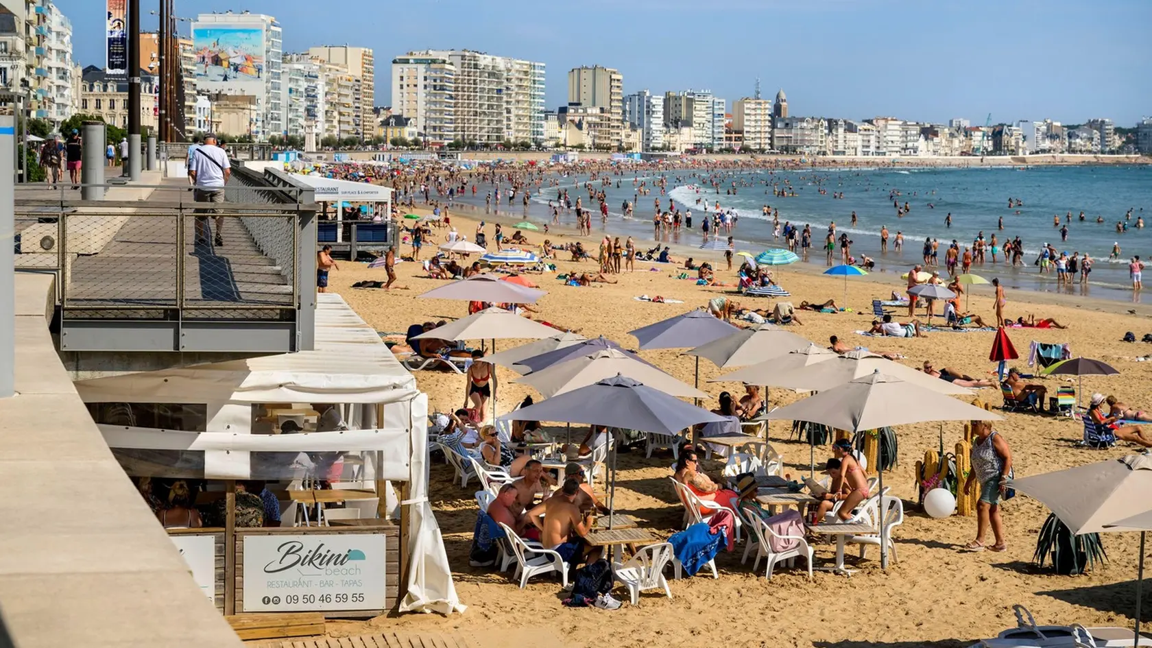 Les Sables-d'Olonne je obľúbené plážové letovisko na francúzskom pobreží Atlantického oceánu.