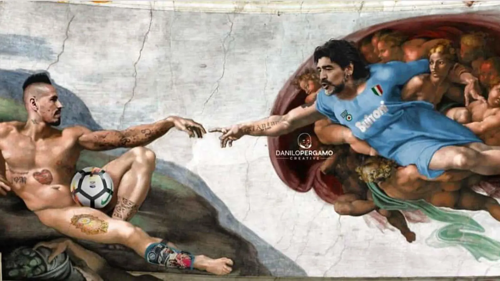 Stvorenie Adama... V tomto prípade sa božsky Diego Maradona dotýka Hamšíka.
