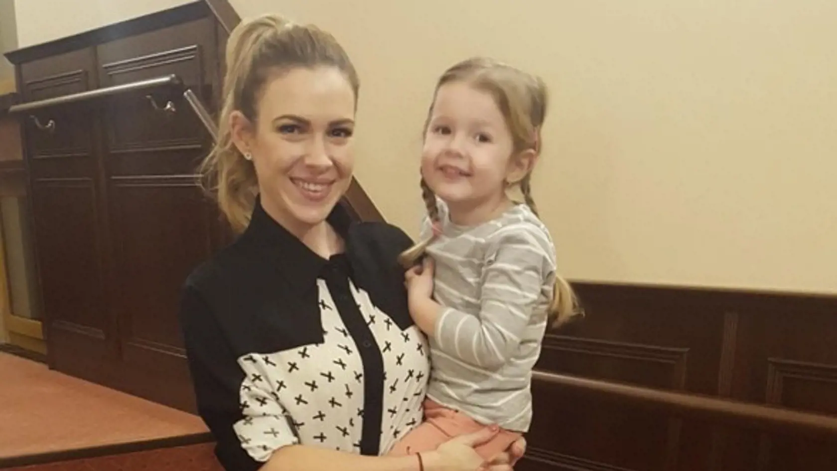 Lucia sa nevzdáva a s dcérkou idú životom ďalej.