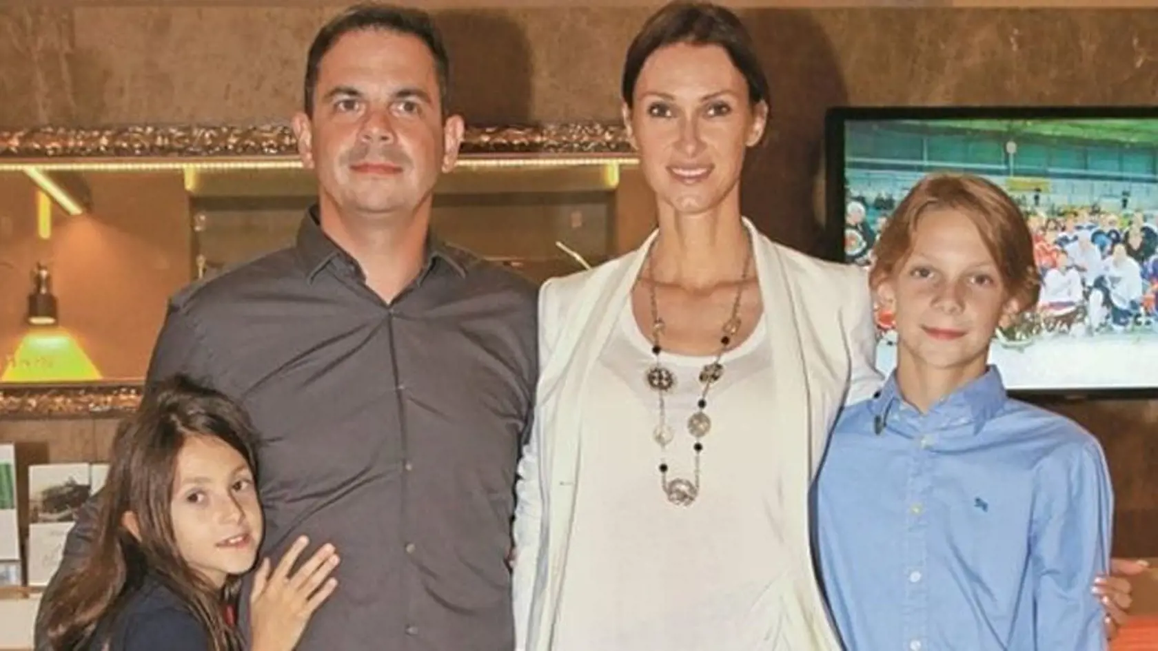 Moderátor a zabávač Dano Dangl (44) má s manželkou Beátou tri deti.