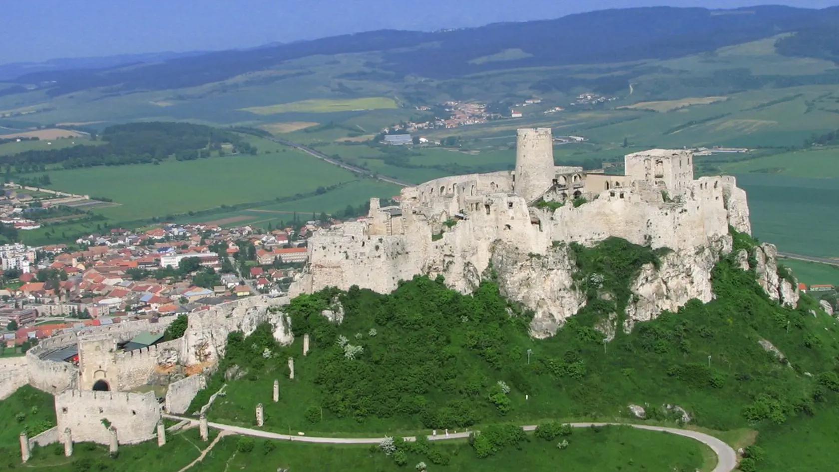 Spišský hrad bude budúci pondelok a utorok úplne zatvorený pre verejnosť.