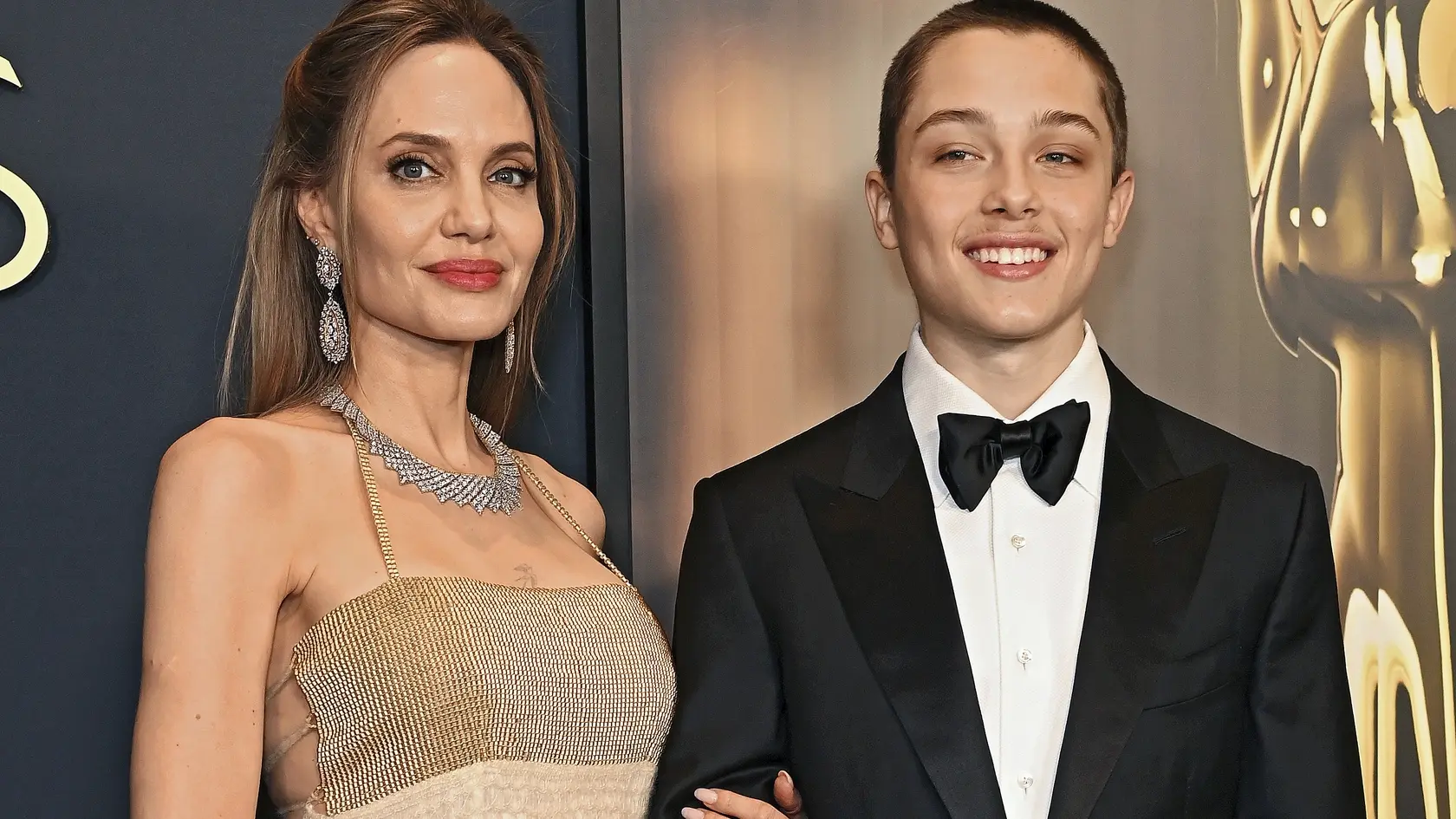 Krásna Angelina Jolie si prechádza veľkou životnou zmenou. Herečka sa totiž musela zmieriť s tým, že jeden z jej synov sa rozhodol odsťahovať z domu.