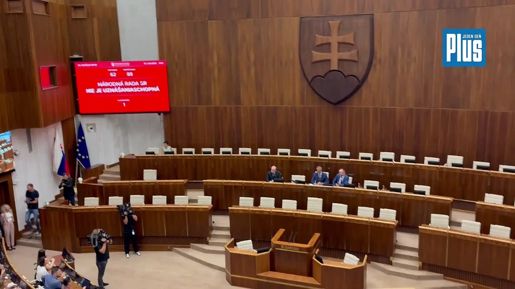 Mimoriadna schôdza na odvolanie ministra Šaška nebola uznášaniaschopná