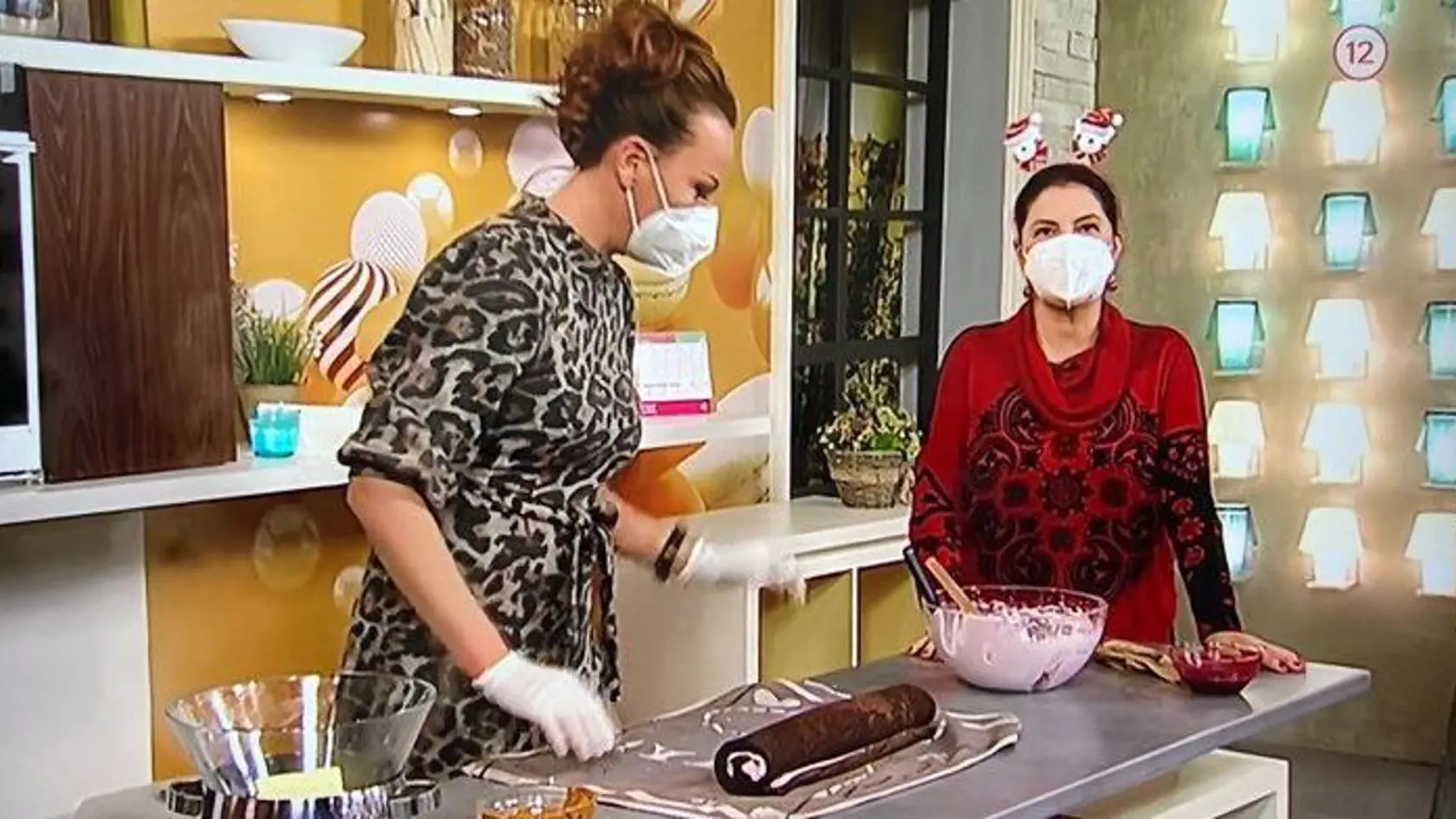 Iveta Malachovská moderovala v mikulášskej čelenke.